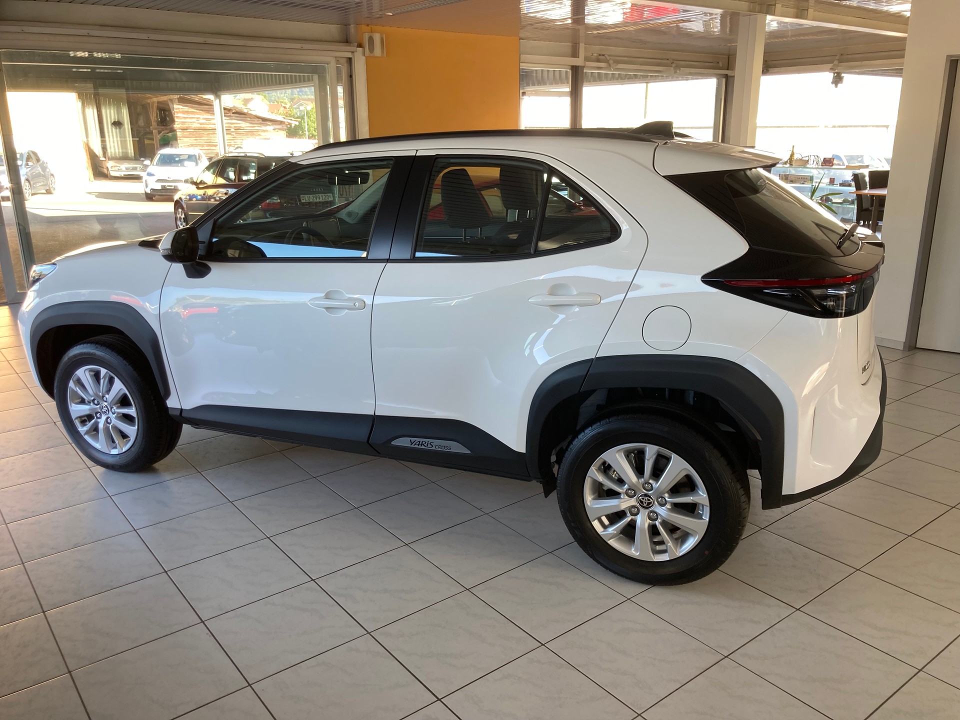 TOYOTA Yaris Cross 1.5 Comfort e-CVT-image-7