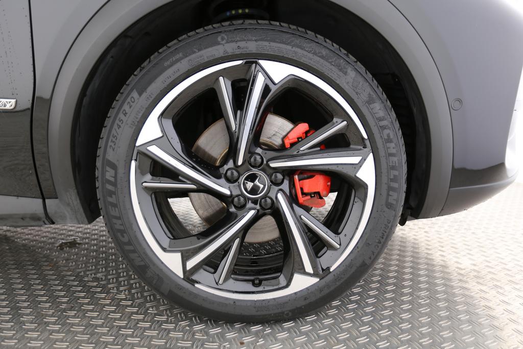 DS AUTOMOBILES 7 Crossback 1.6 E-Tense Louvre 4x4-image-9