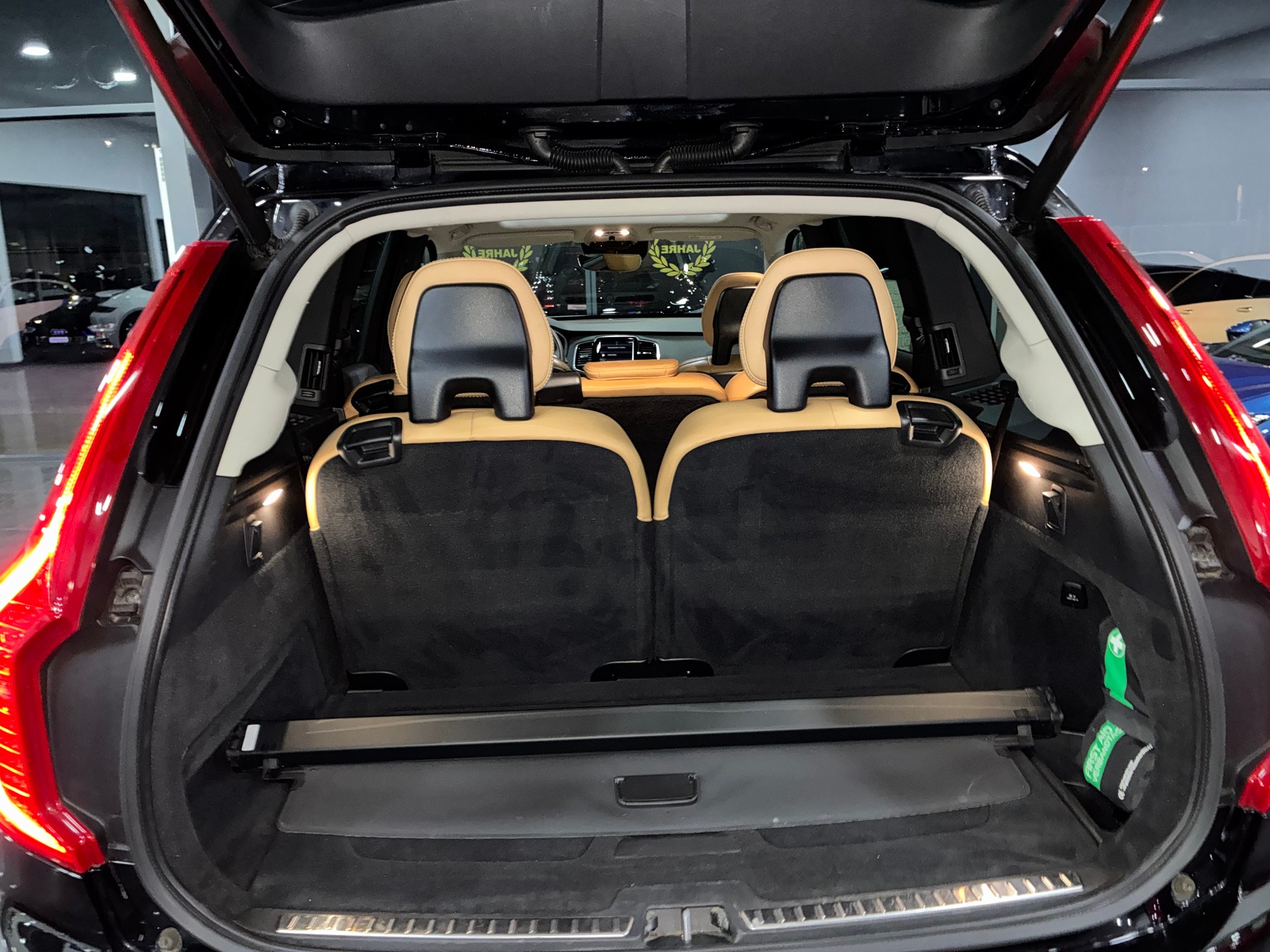 VOLVO XC90 D5 AWD Inscription Geartronic-image-13