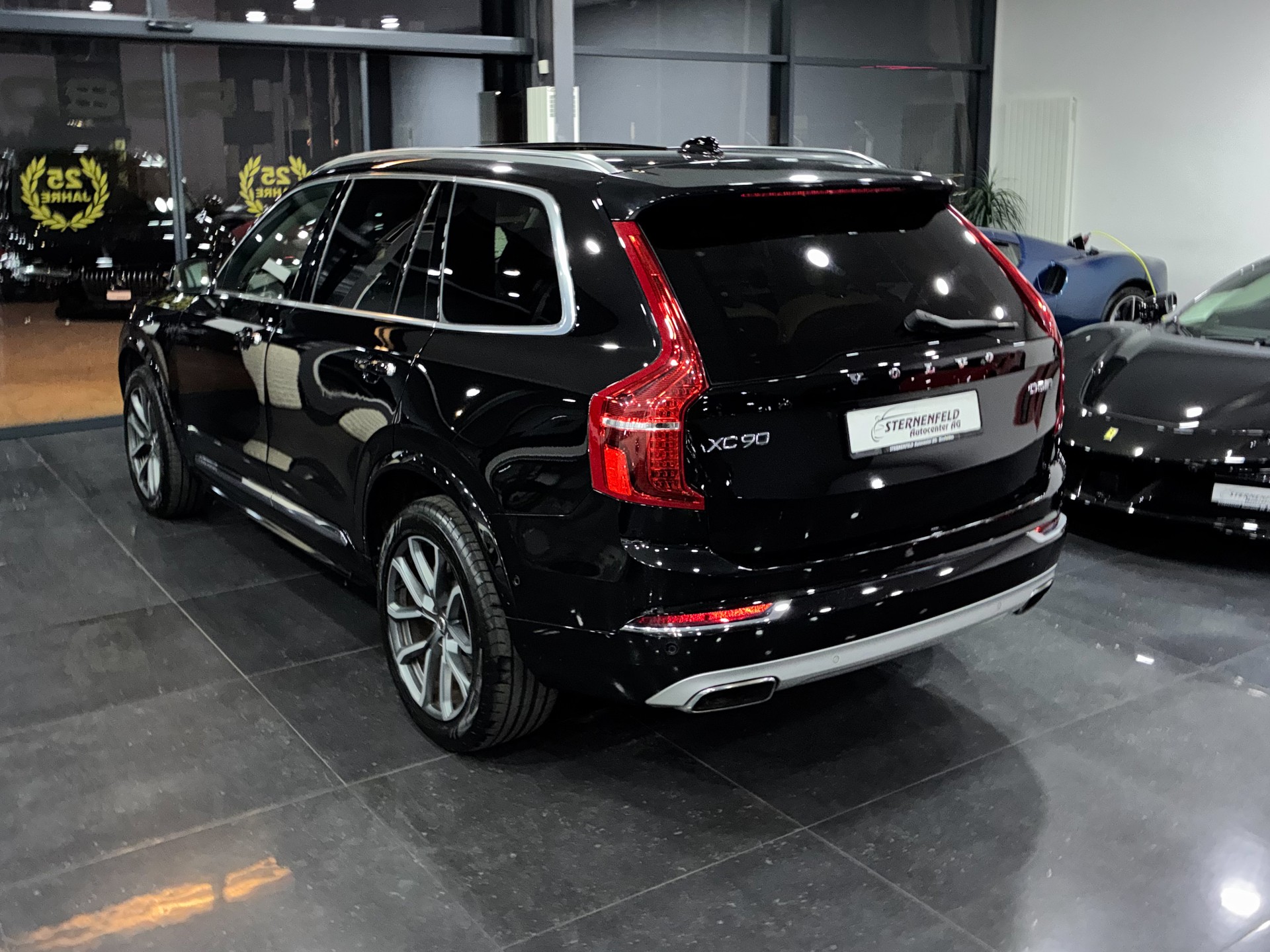 VOLVO XC90 D5 AWD Inscription Geartronic-image-4
