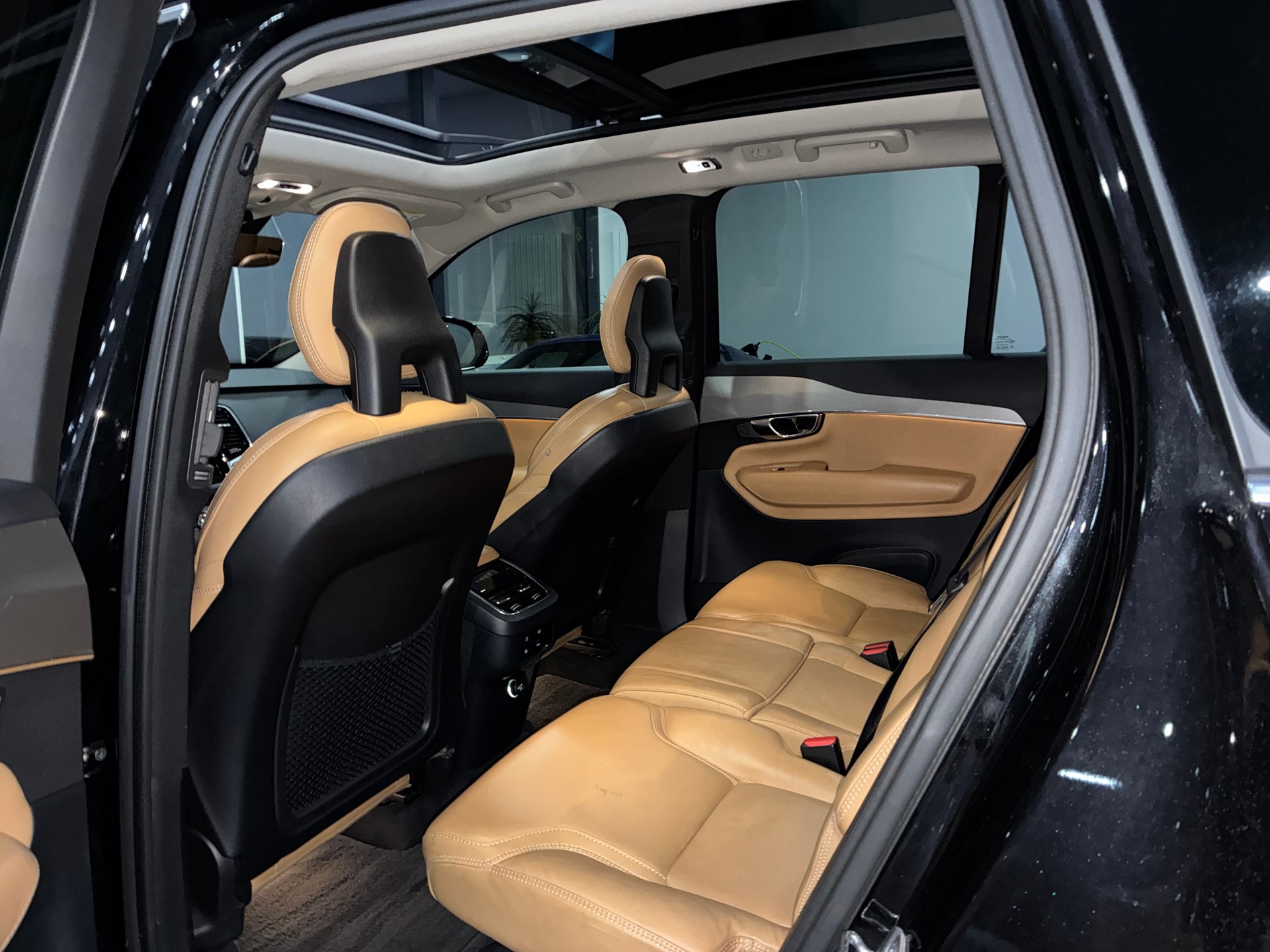 VOLVO XC90 D5 AWD Inscription Geartronic-image-12
