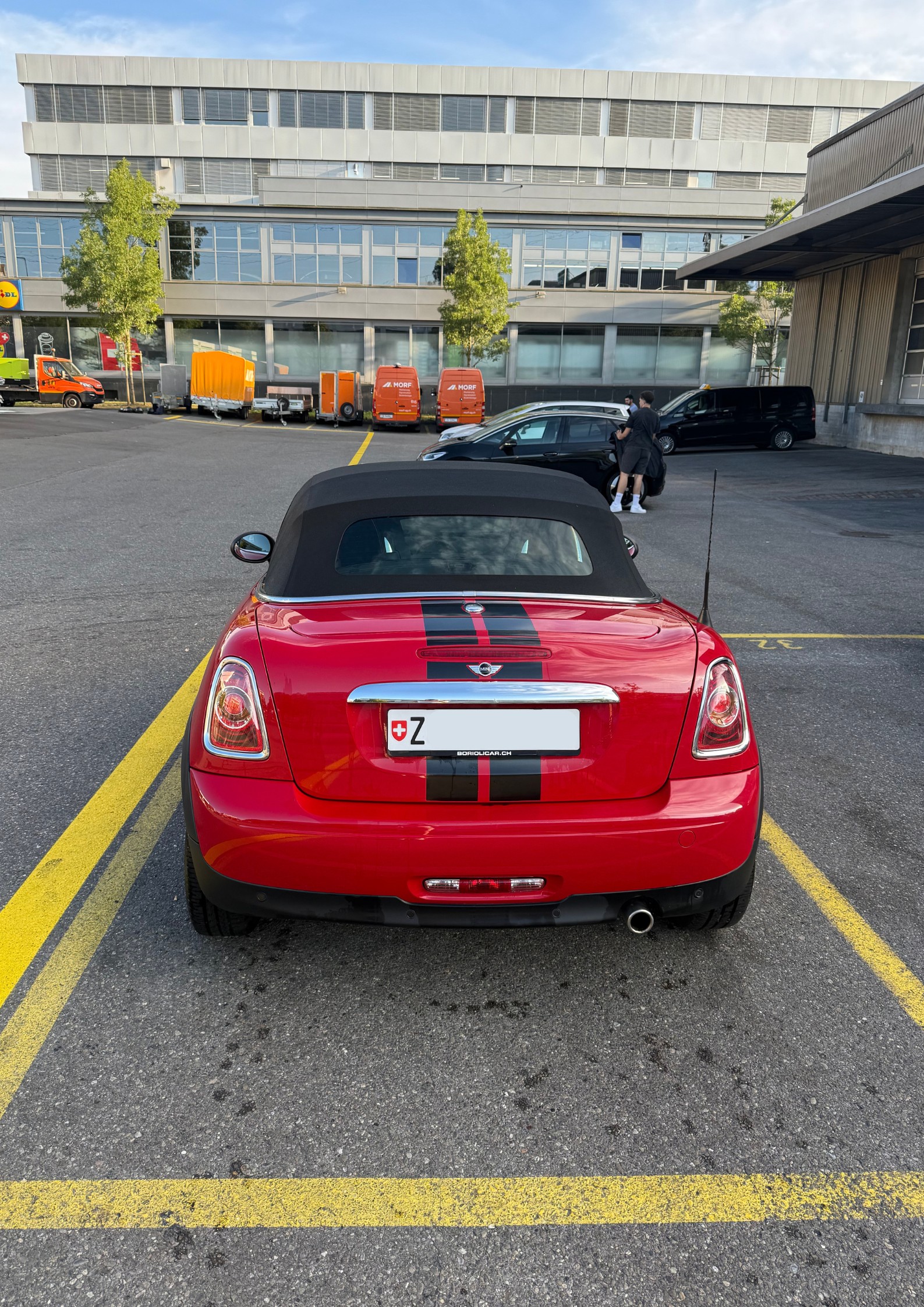 MINI 1.6i Cooper-image-2