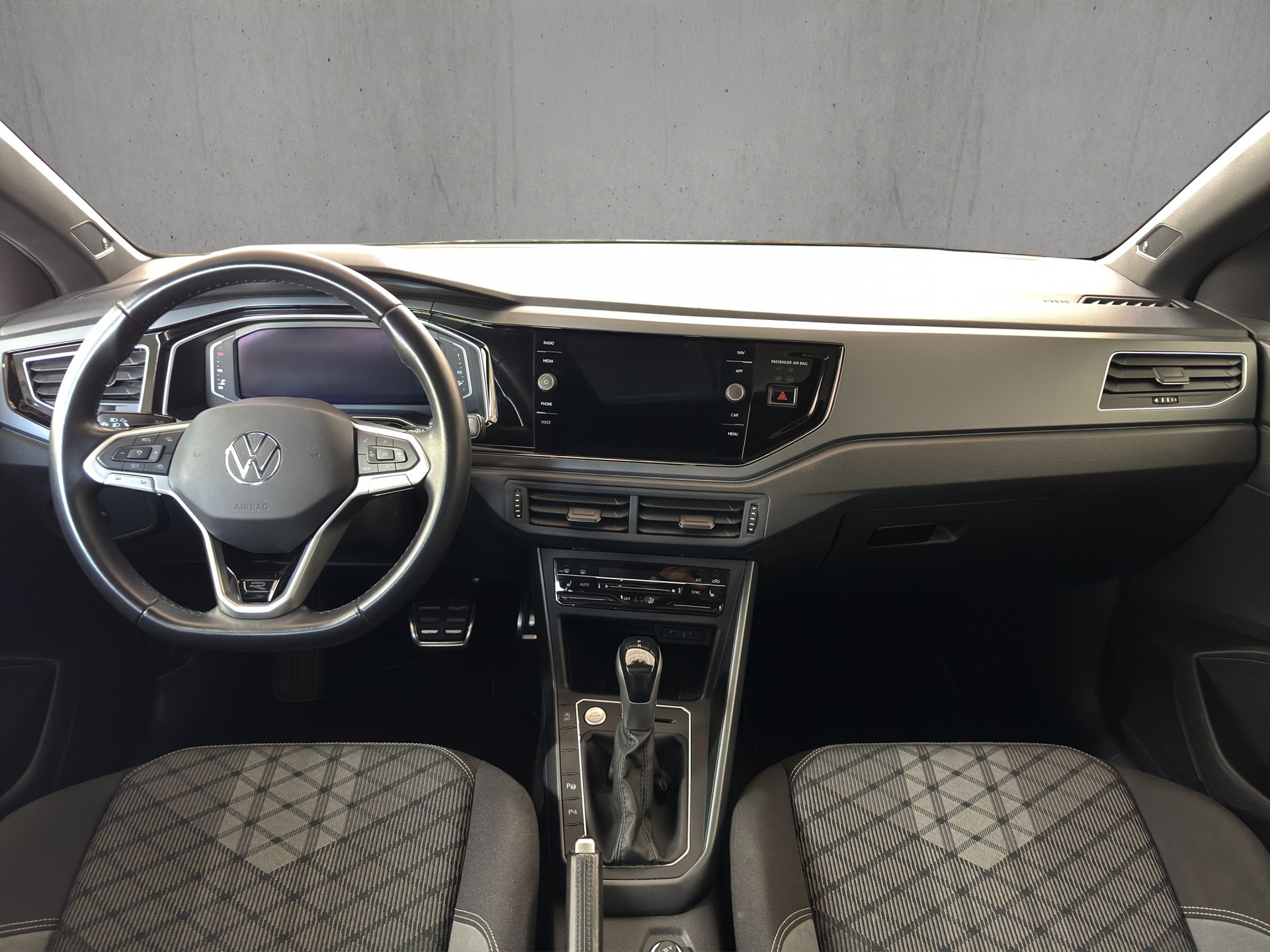 VW Taigo 1.0 TSI R-Line DSG "Pano-RF.-Kamera-Spurpaket-Matrix"-image-11