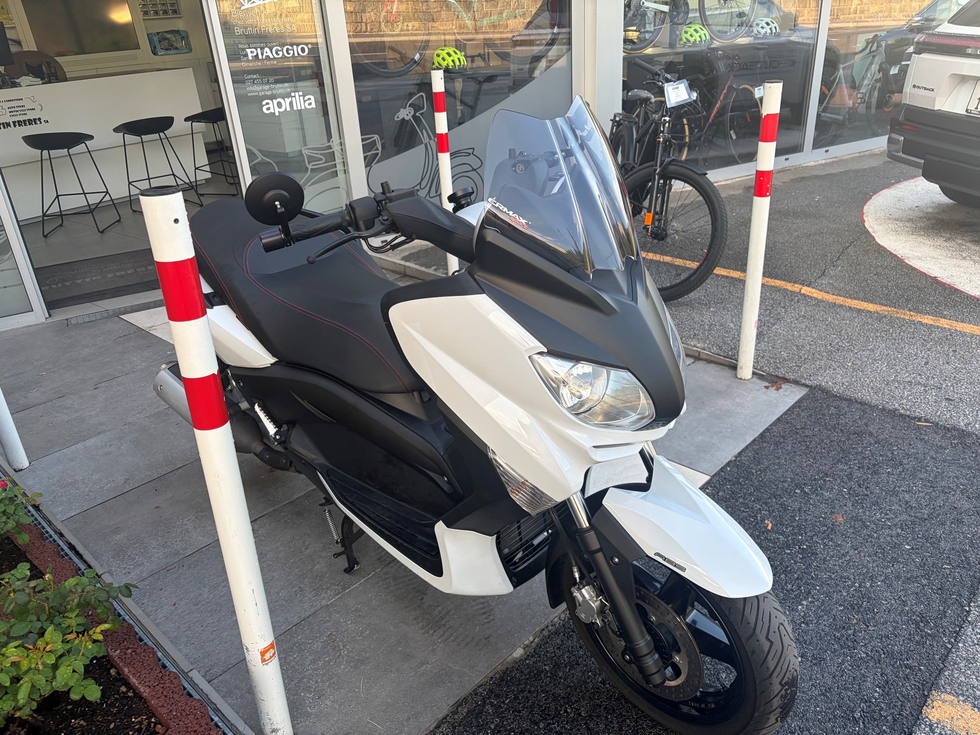 YAMAHA X-MaxYP 250 RA ABS-image-4