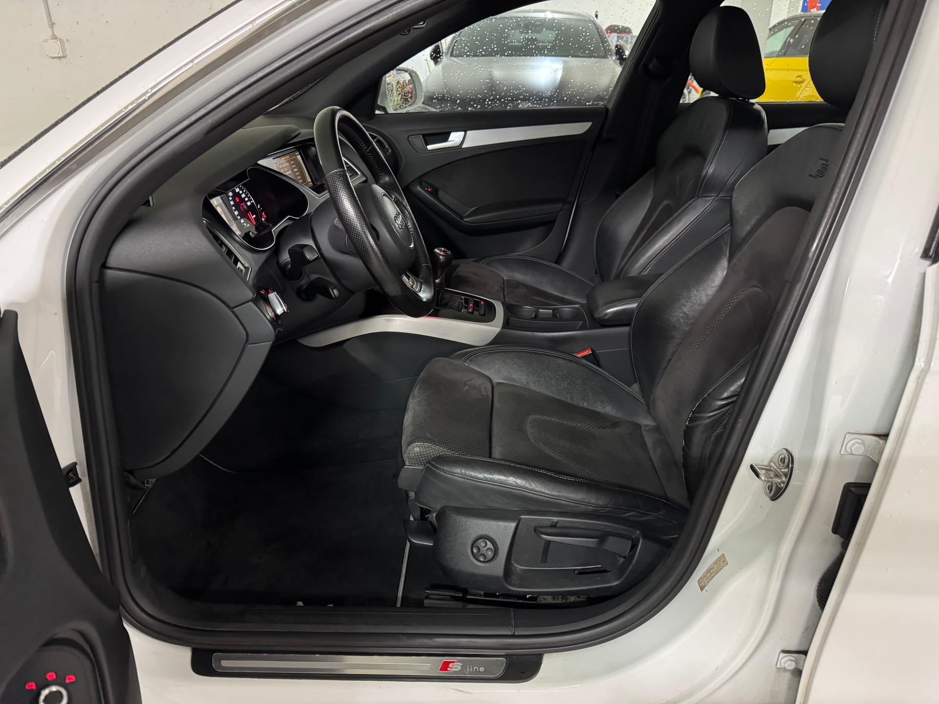AUDI A4 Avant 2.0 TFSI quattro S-Line mit Anhängerkupplung-image-12