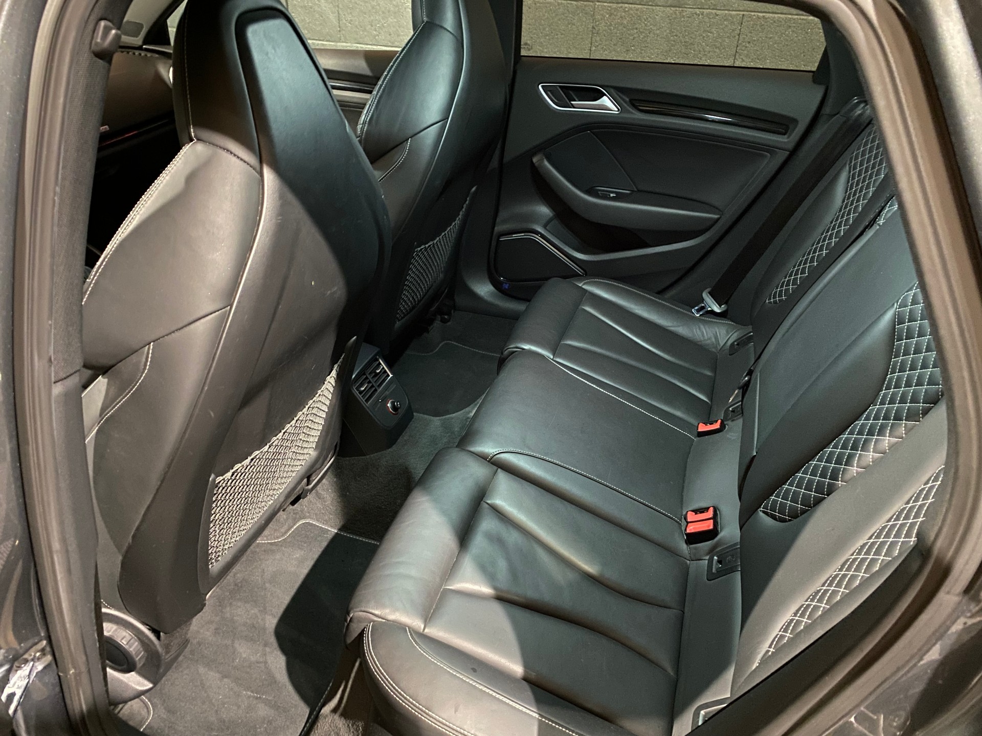 AUDI S3 Sportback 2.0 TFSI quattro S-tronic-image-15