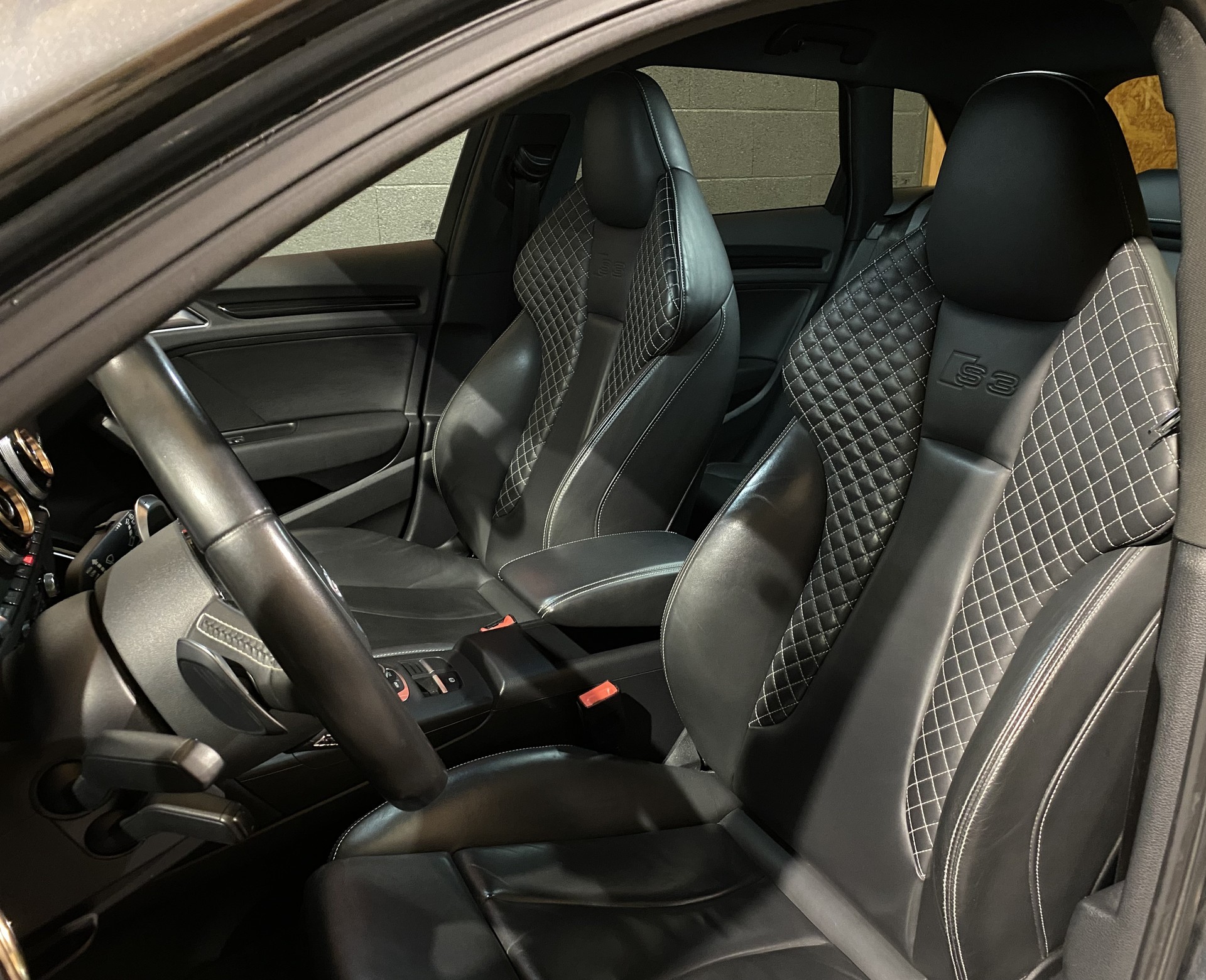 AUDI S3 Sportback 2.0 TFSI quattro S-tronic-image-14