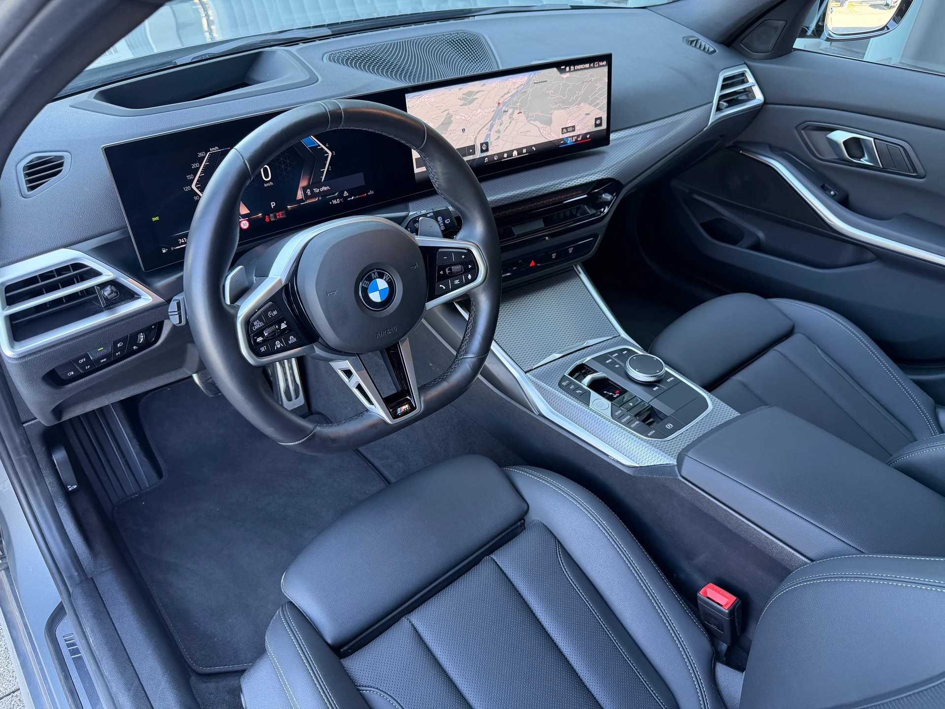 BMW 320d xDrive 48V Touring Steptronic M Sport-image-17