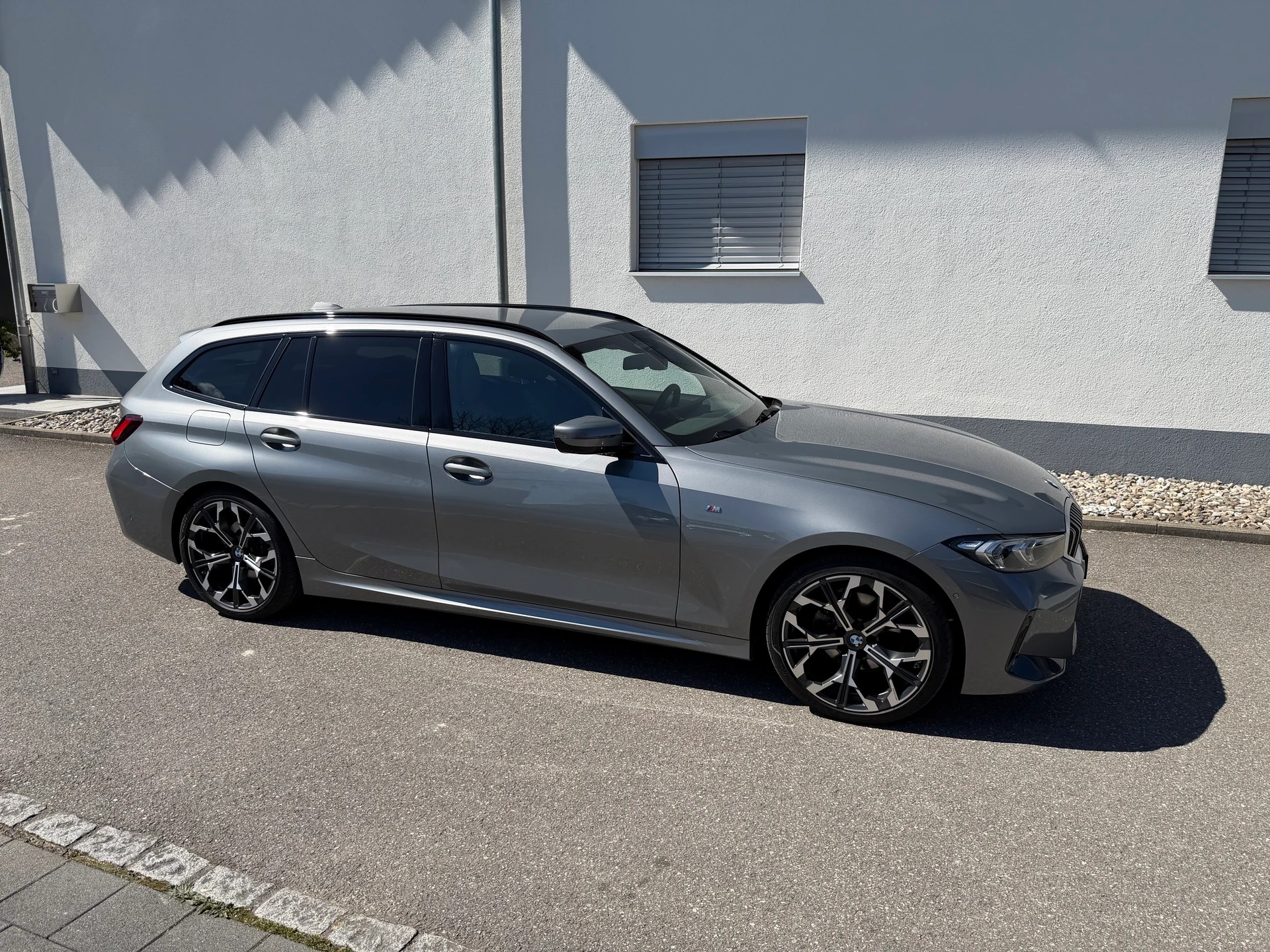BMW 320d xDrive 48V Touring Steptronic M Sport-showroom-element-3