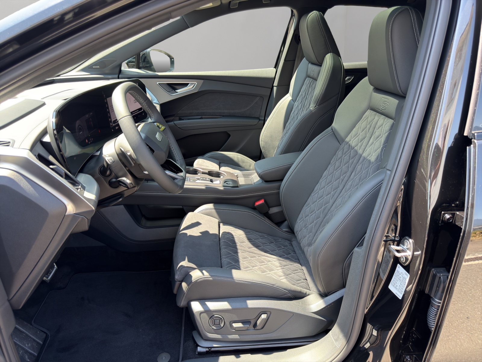 AUDI Q4 Sportback e-tron quattro performance Swiss Ski-image-6