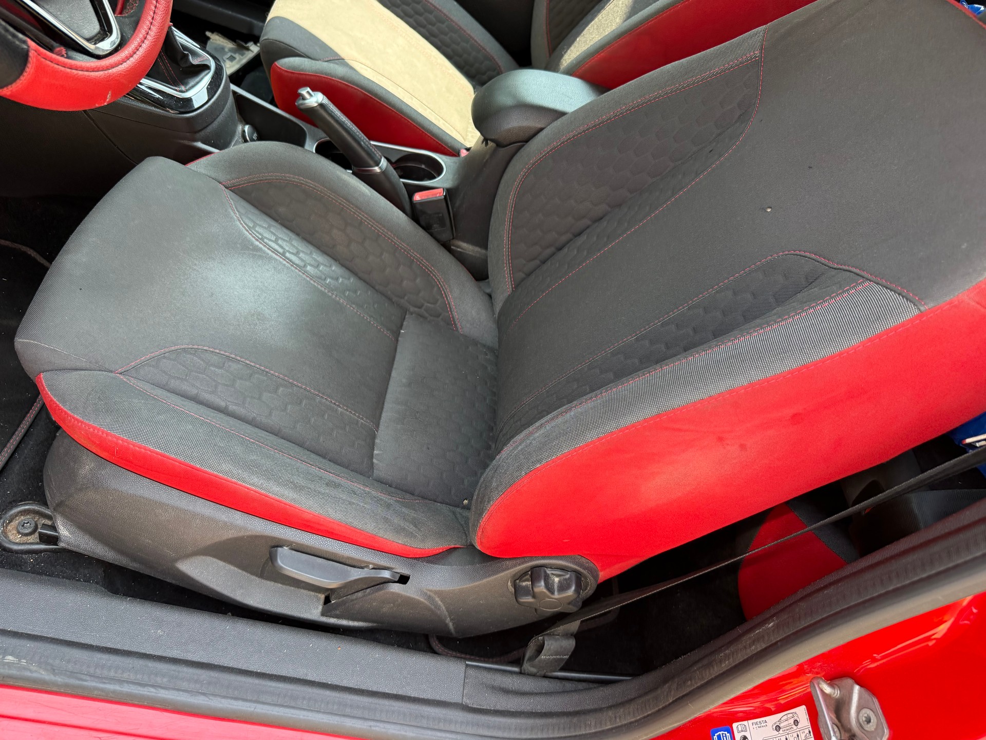 FORD Fiesta 1.0 SCTi Sport Red-image-10
