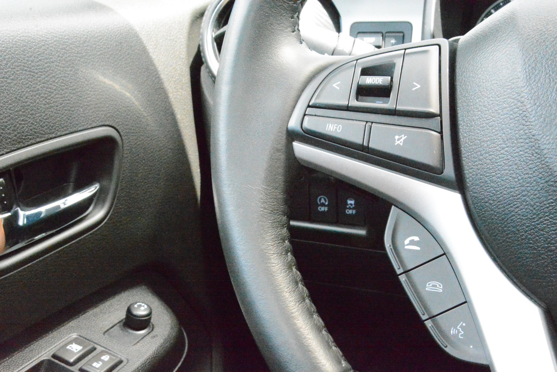 SUZUKI Ignis 1.2i Compact Top Hybrid CVT-image-12