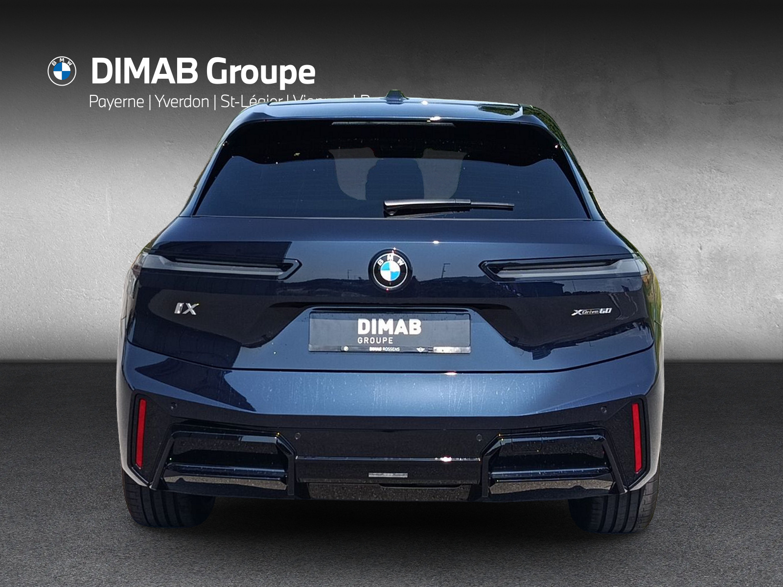 BMW iX xDrive60 M Sport Pro-showroom-element-3