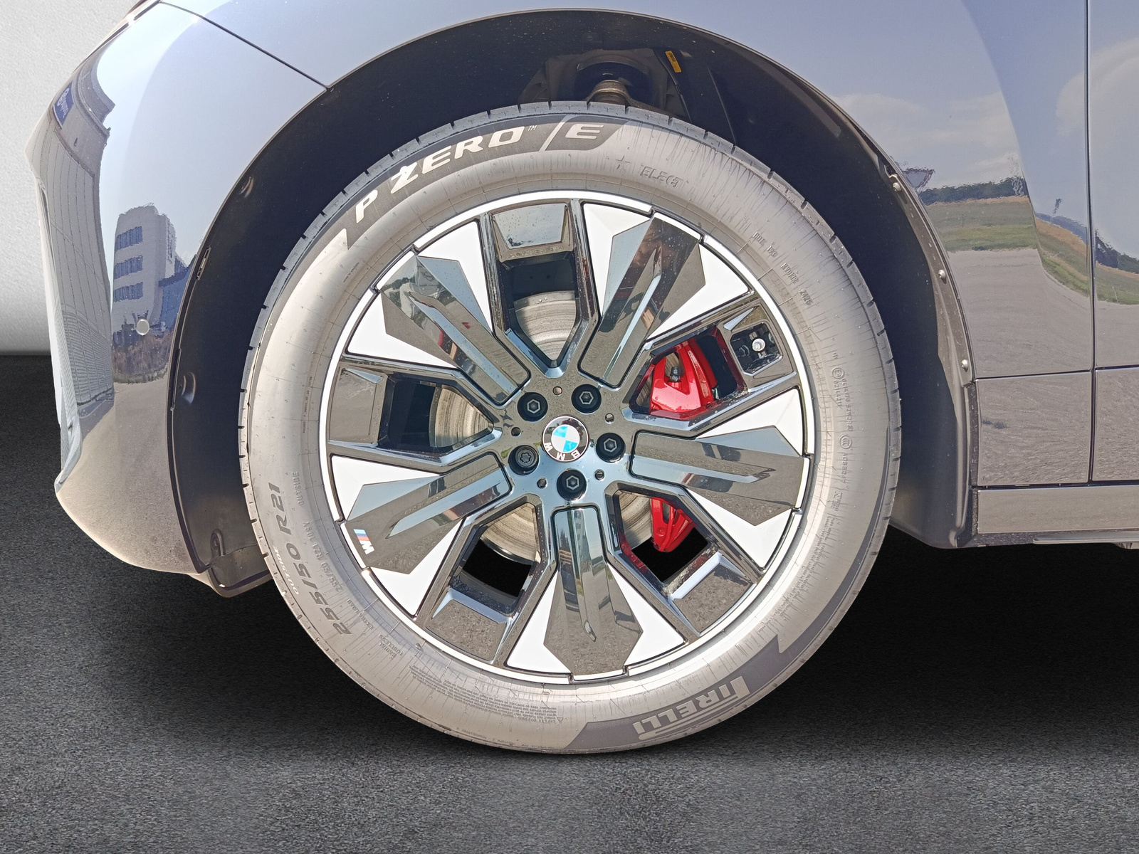 BMW iX xDrive60 M Sport Pro-image-9