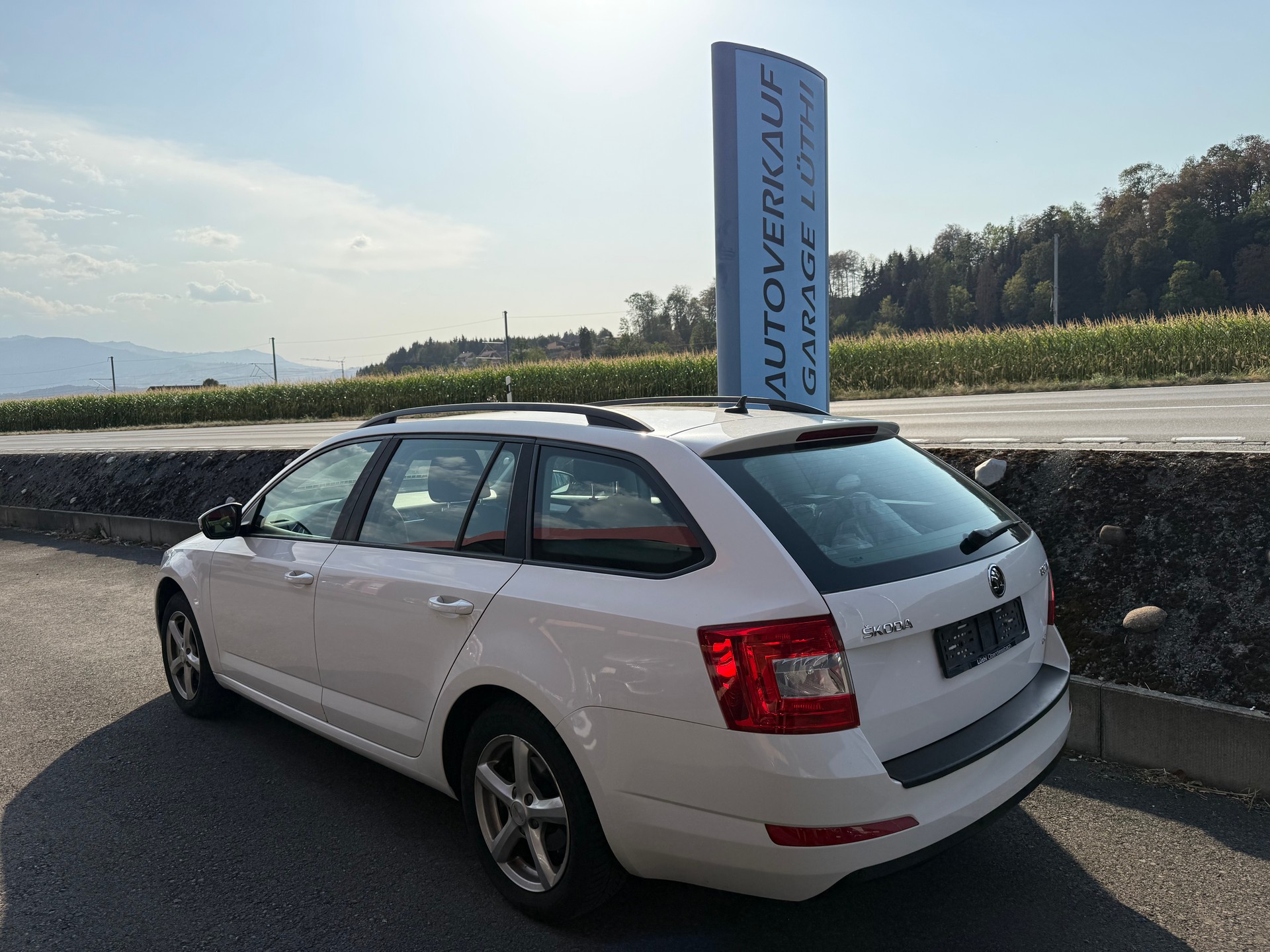 SKODA Octavia Combi 1.6 TDI Ambition 4x4-showroom-element-1