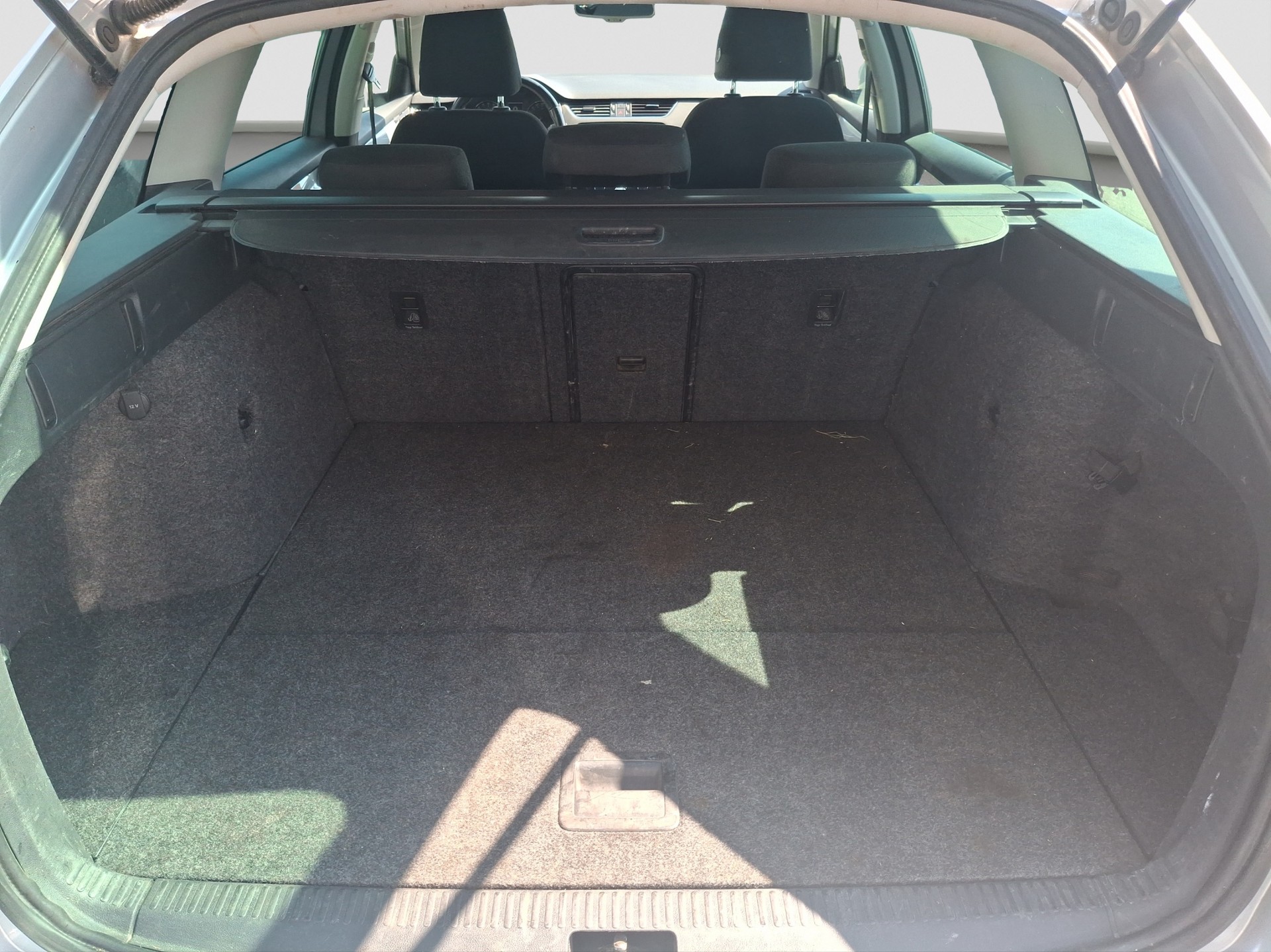 SKODA Octavia Combi 1.6 TDI Elegance 4x4-image-4