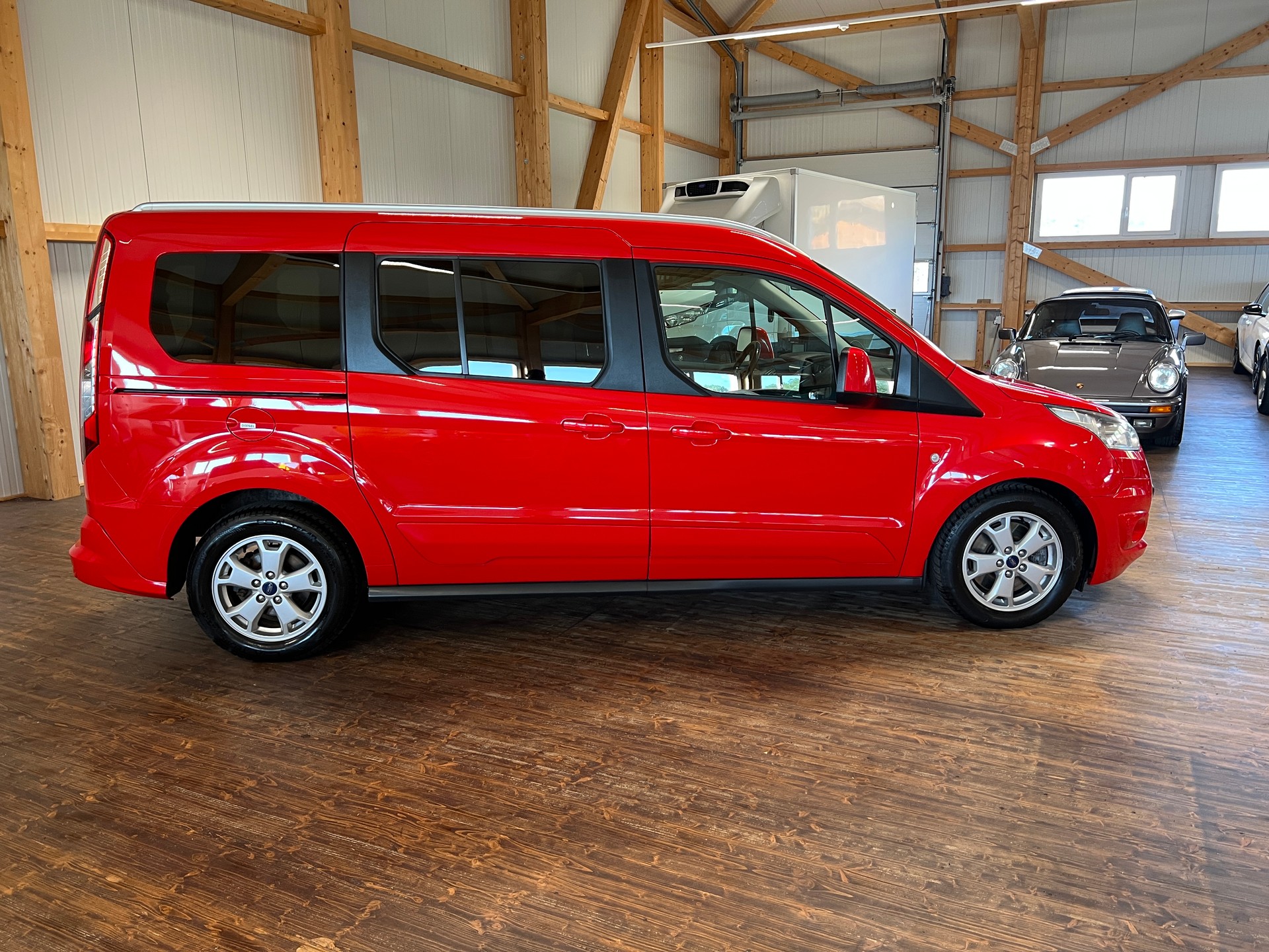 FORD Grand Tourneo Connect 1.5 TDCi Titanium Powershift-showroom-element-3