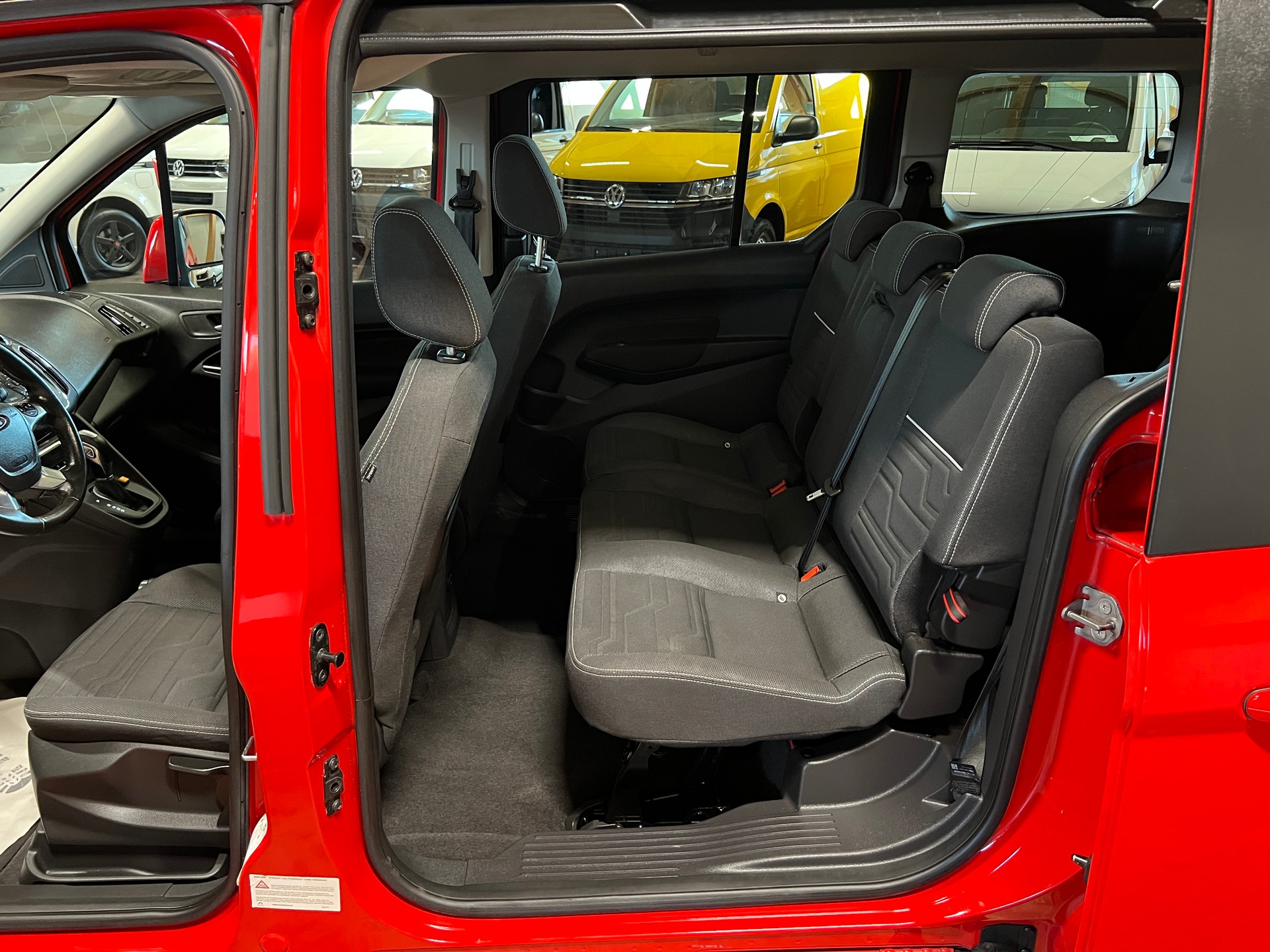 FORD Grand Tourneo Connect 1.5 TDCi Titanium Powershift-image-9