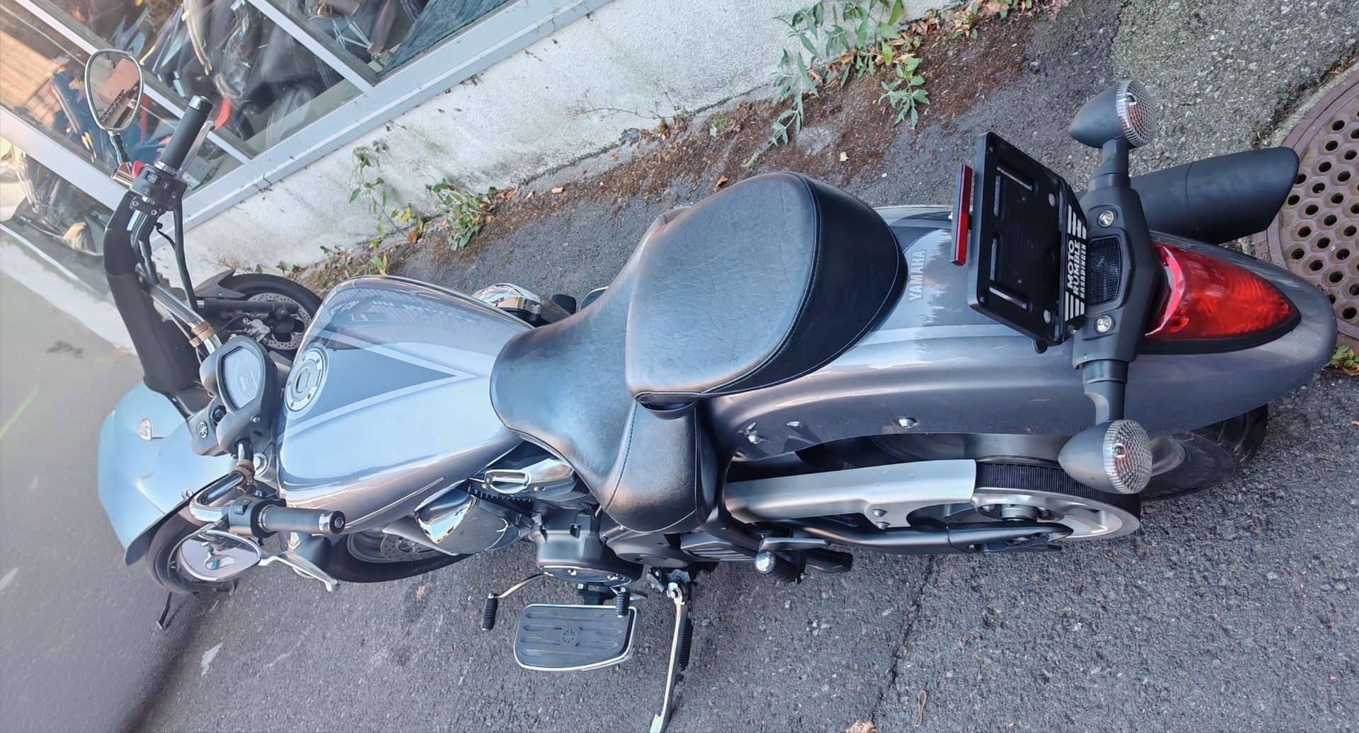 YAMAHA XVS 1300 A Midnight Star-image-3