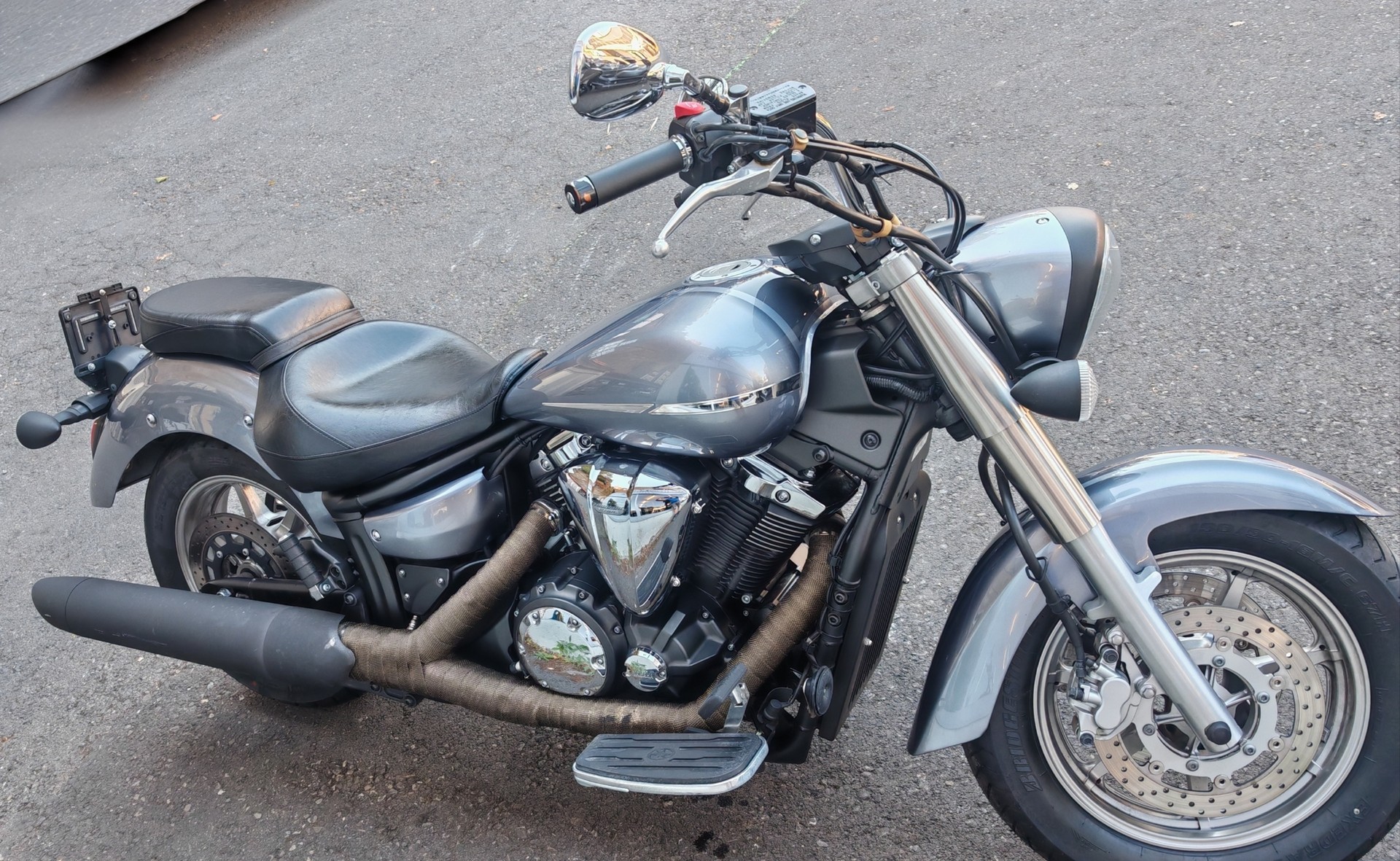 YAMAHA XVS 1300 A Midnight Star-image-1