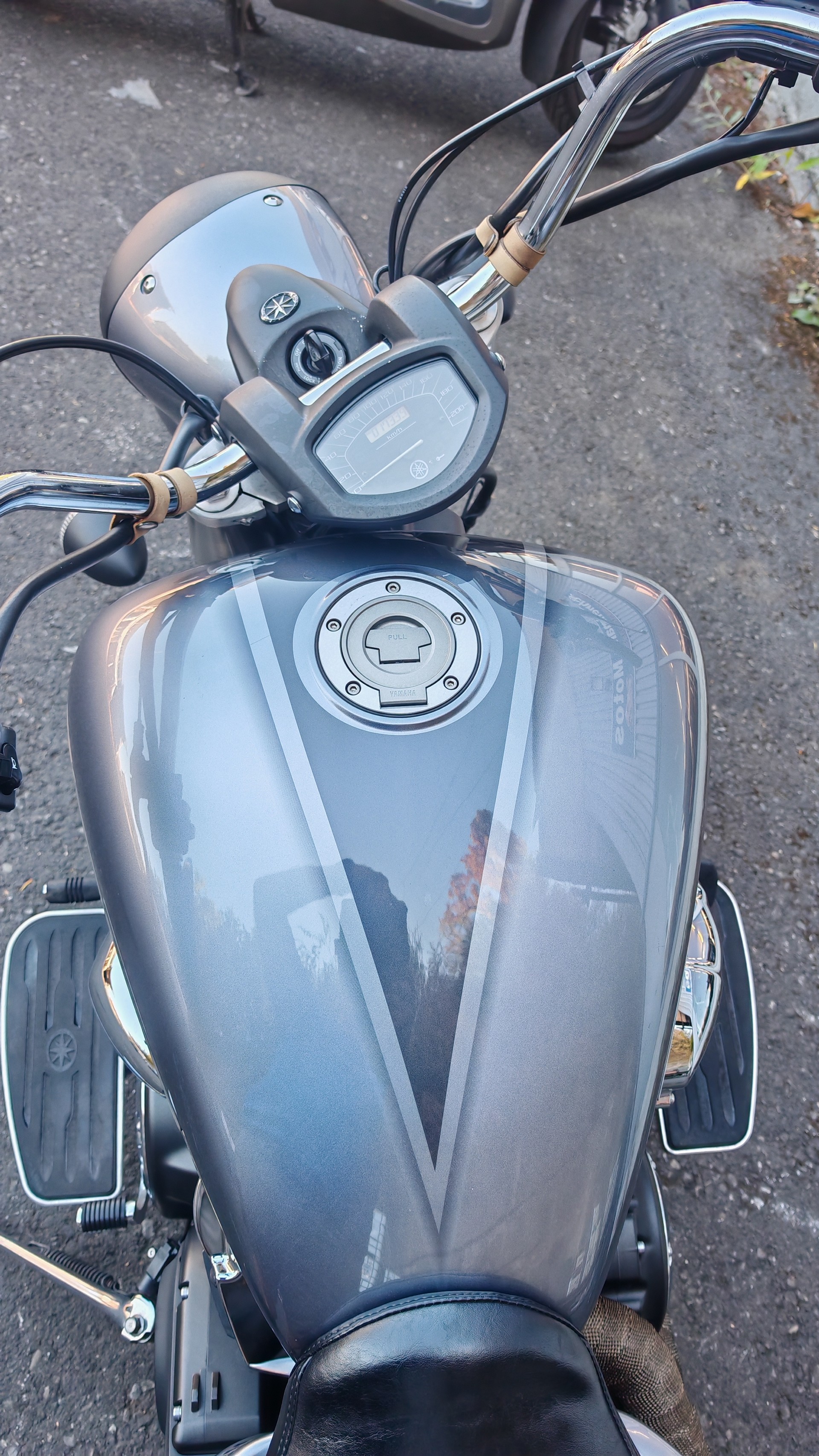 YAMAHA XVS 1300 A Midnight Star-image-4