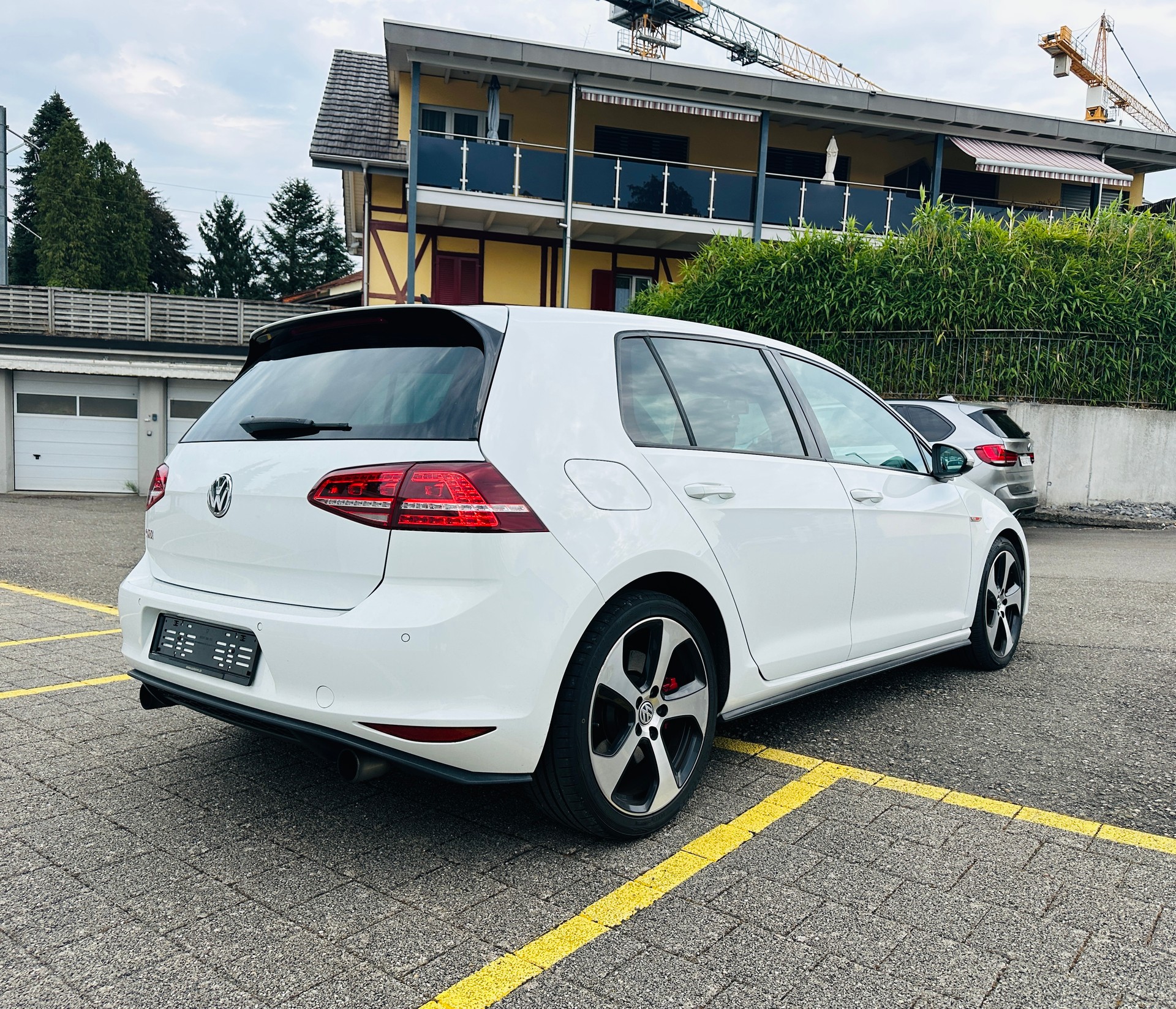 VW Golf 2.0 TSI GTI Performance DSG-image-6