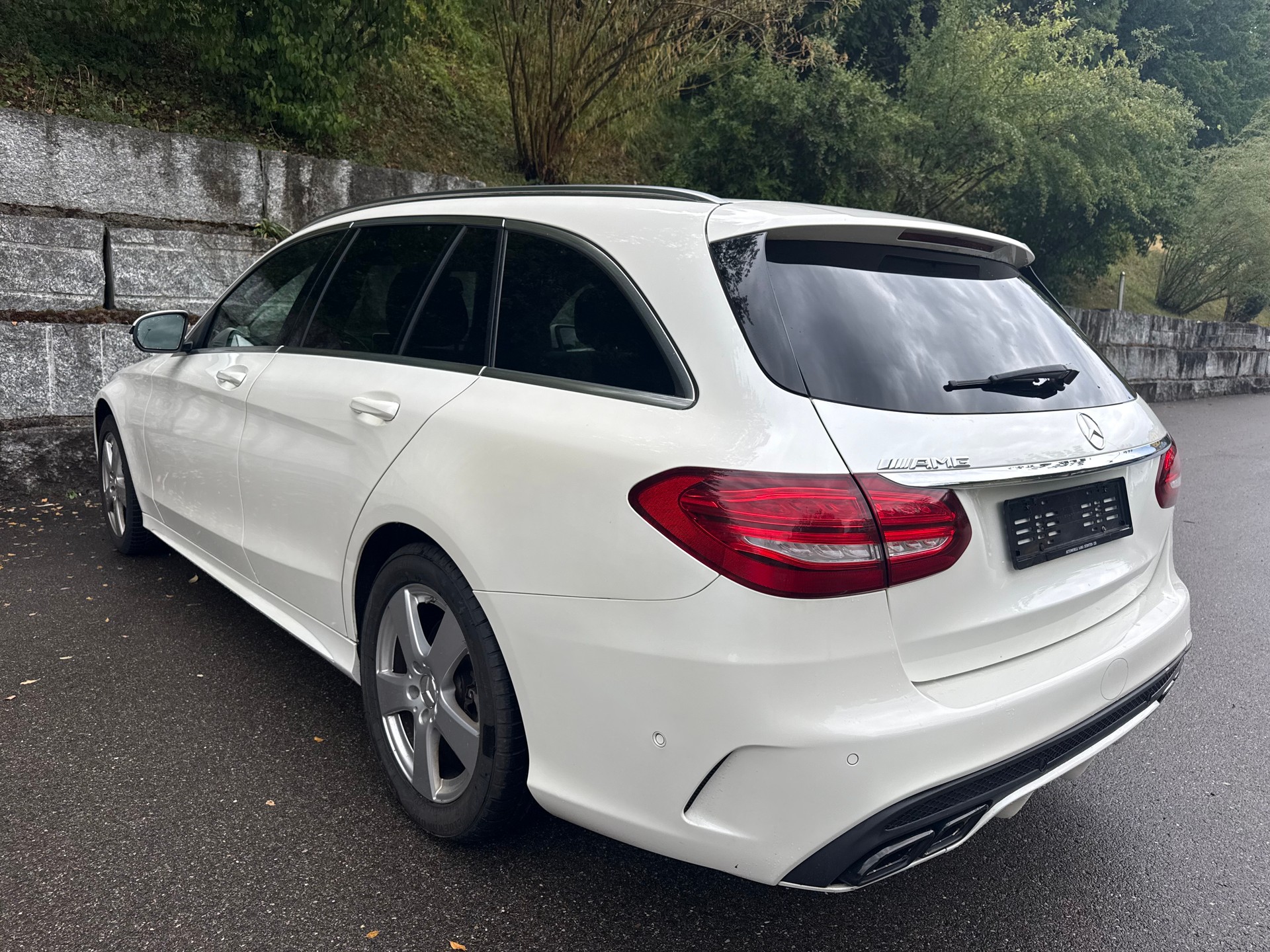 MERCEDES-BENZ C 200 AMG Line-image-3