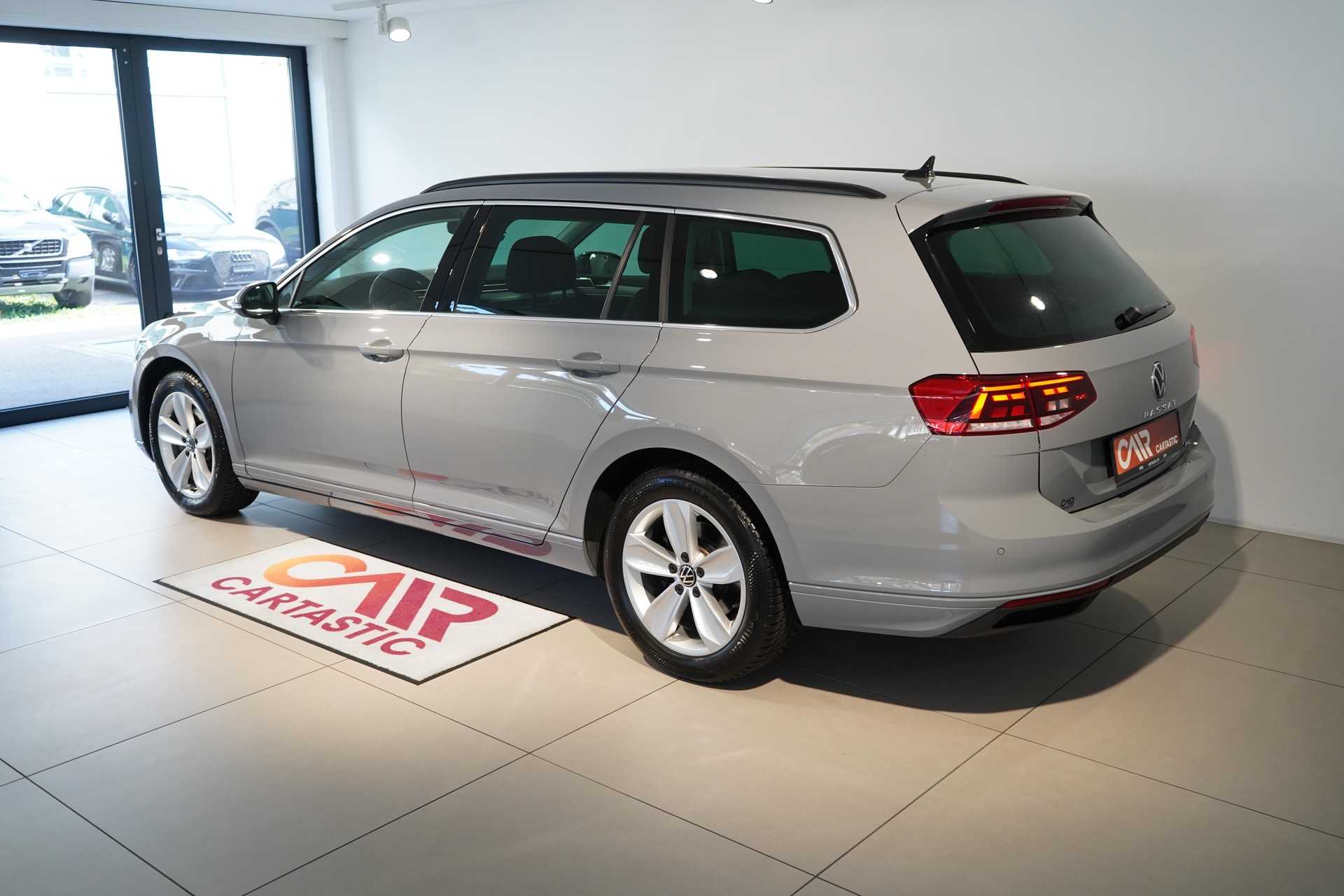 VW Passat Variant 2.0 TDI 200 Business DSG 4m-showroom-element-2