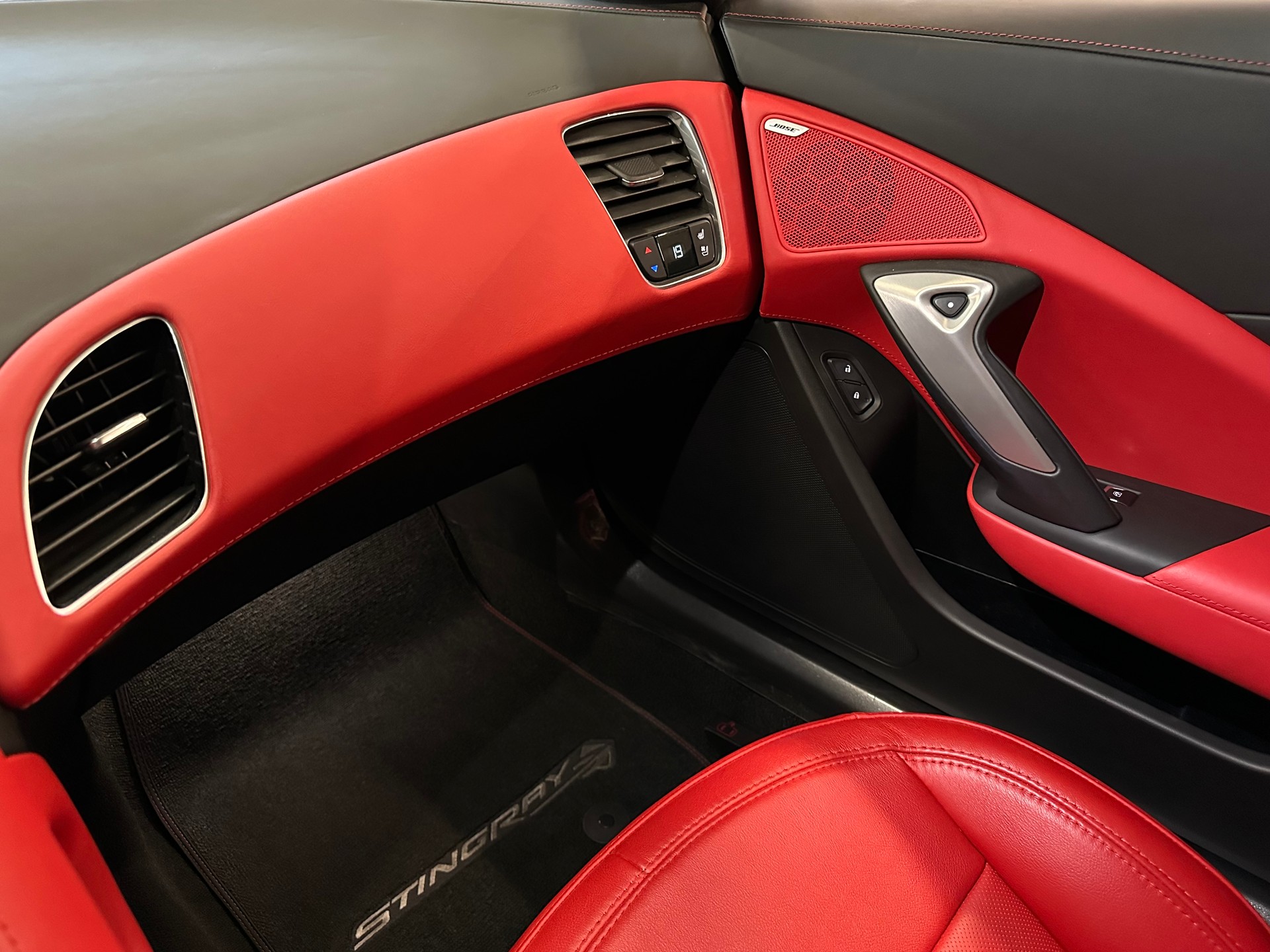 CHEVROLET Corvette Stingray Coupé-image-17
