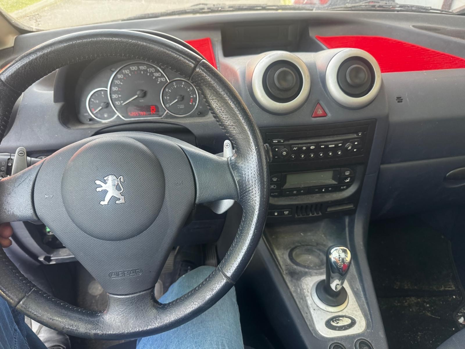 PEUGEOT 1007 1.6 Trendy 2-Tronic-image-8