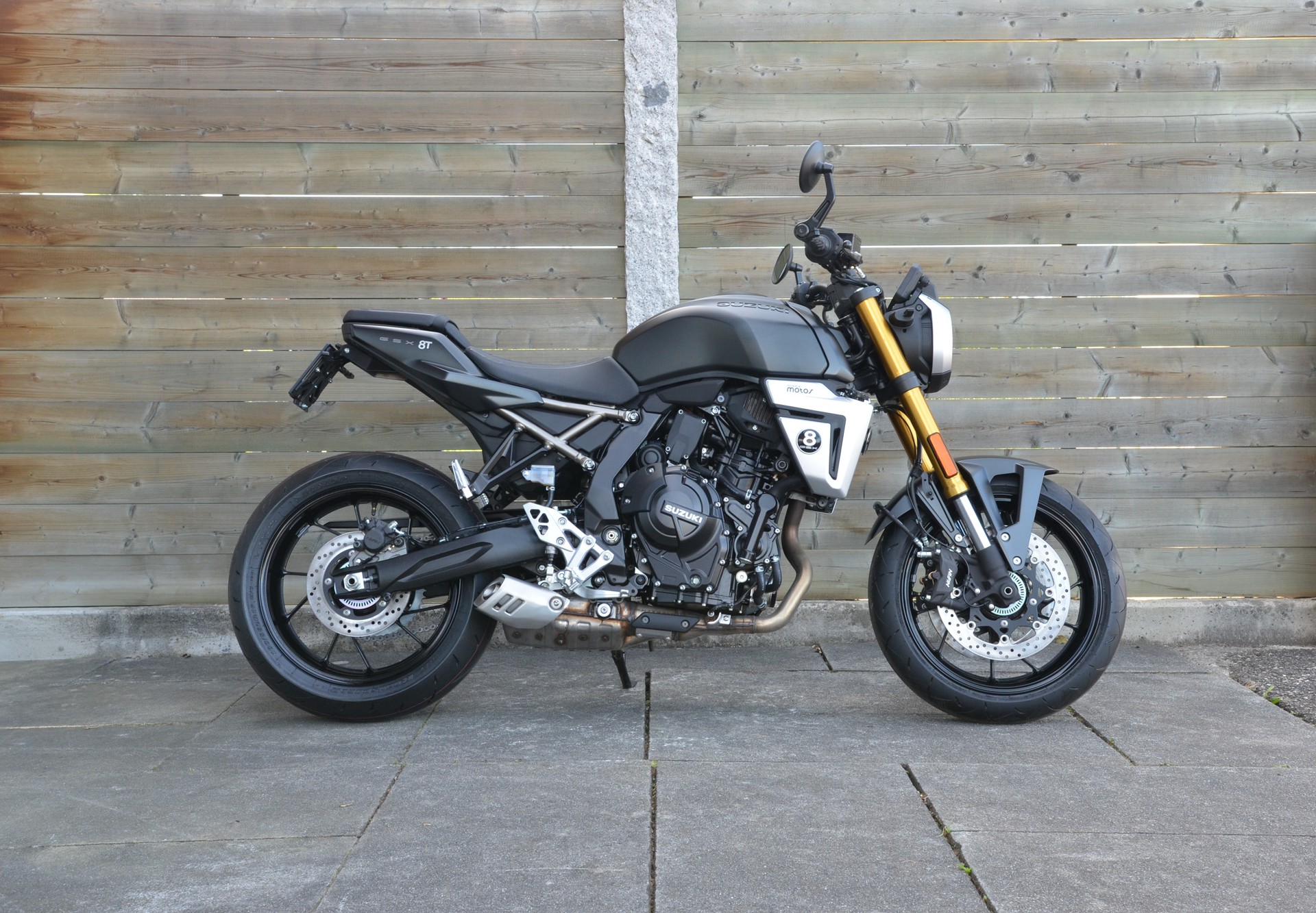 SUZUKI GSX-8T-image-3