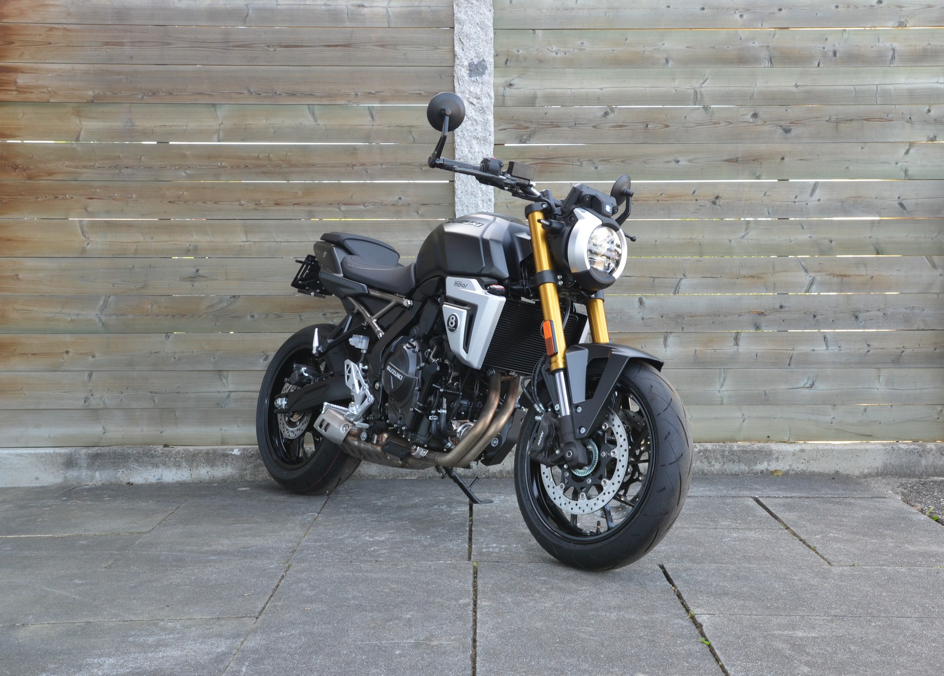 SUZUKI GSX-8T-image-2