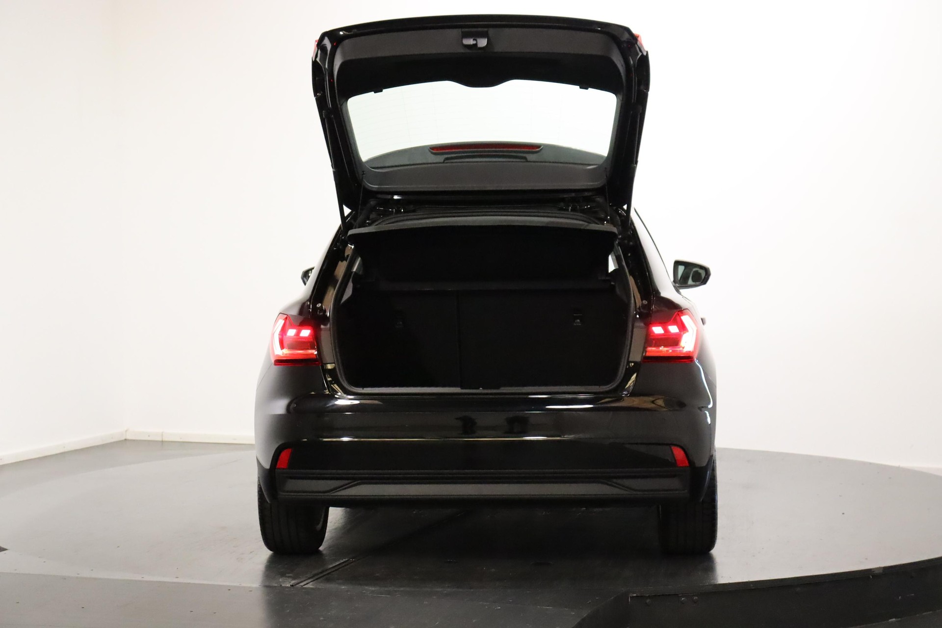 AUDI A1 Sportback 1.0 30 TFSI S-Tronic-image-4
