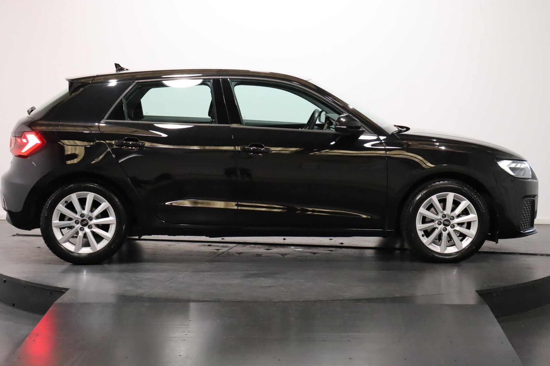 AUDI A1 Sportback 1.0 30 TFSI S-Tronic-showroom-element-2
