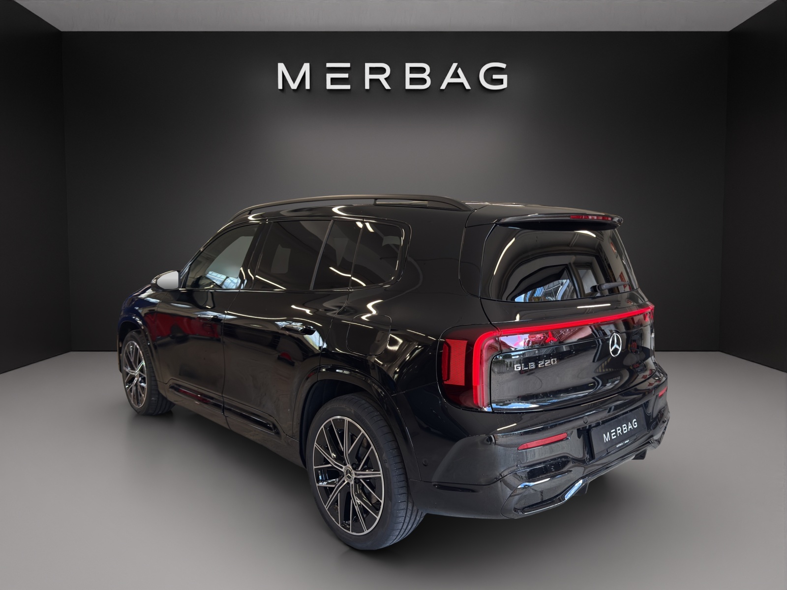 MERCEDES-BENZ GLB 220 4Matic 8G-Tronic-image-4