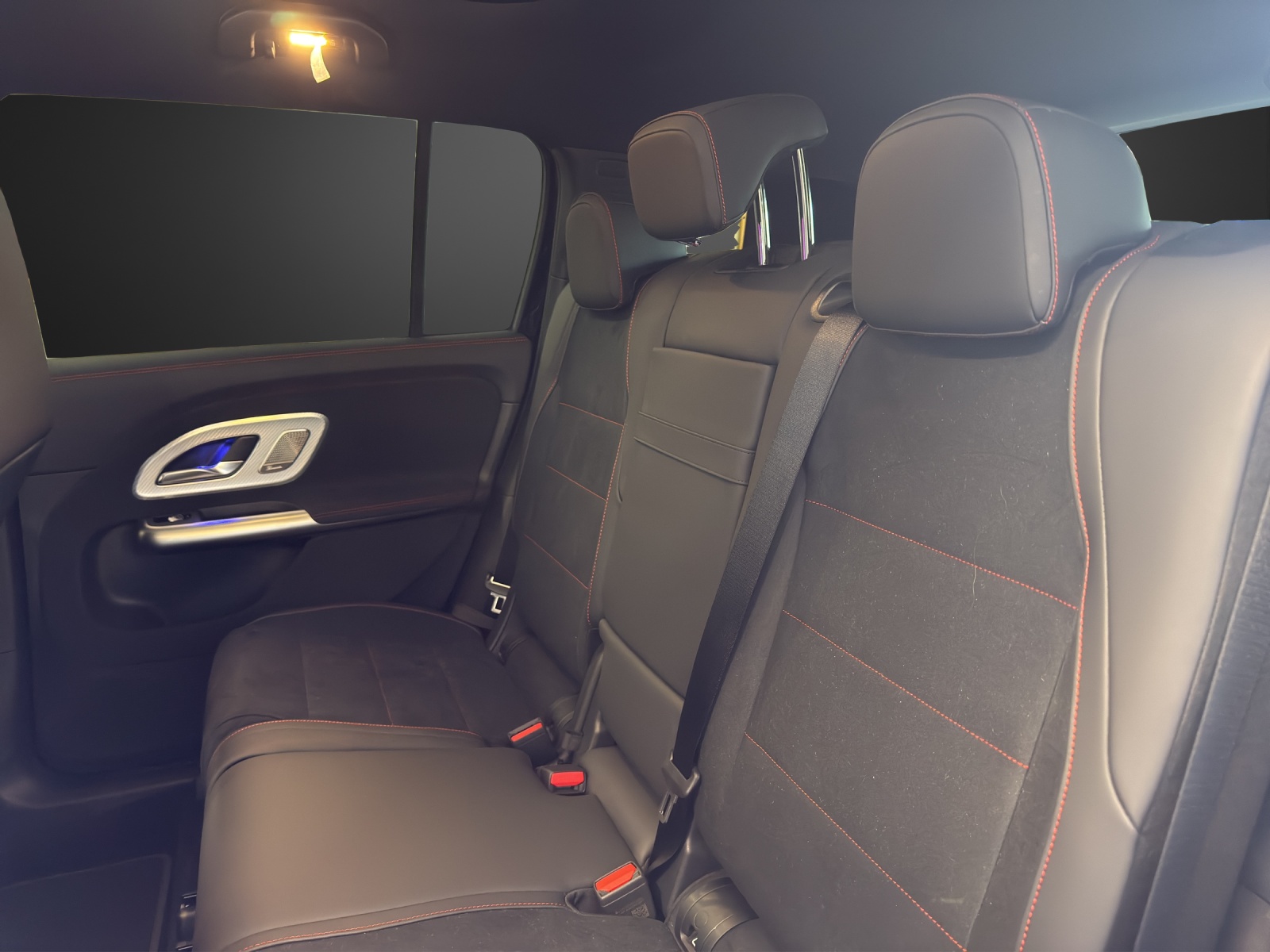 MERCEDES-BENZ GLB 220 4Matic 8G-Tronic-image-13