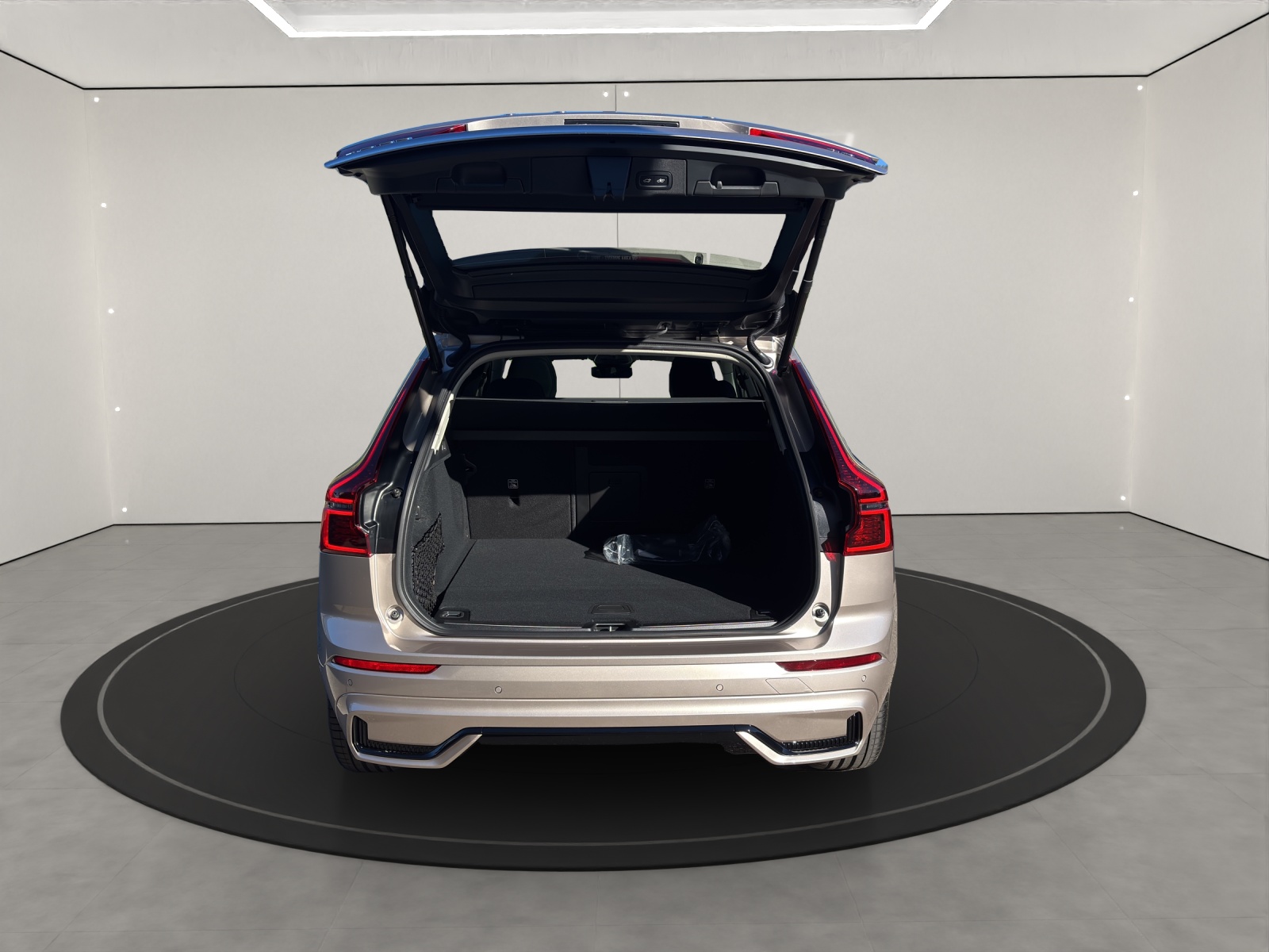 VOLVO XC60 2.0 T8 TE Ultra Dark eAWD-showroom-element-2