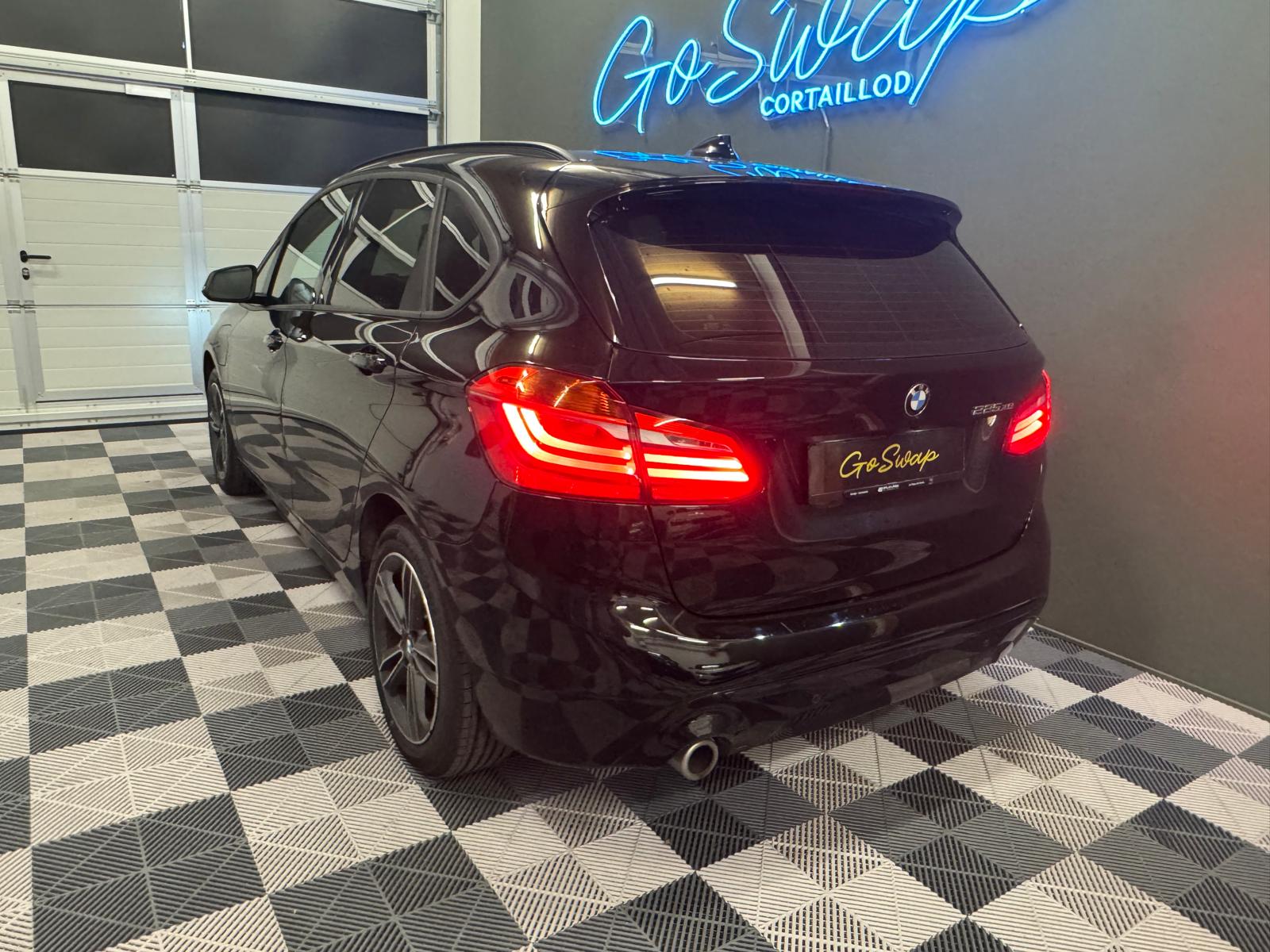 BMW 225xe iPerformance Active Tourer Steptronic-showroom-element-3