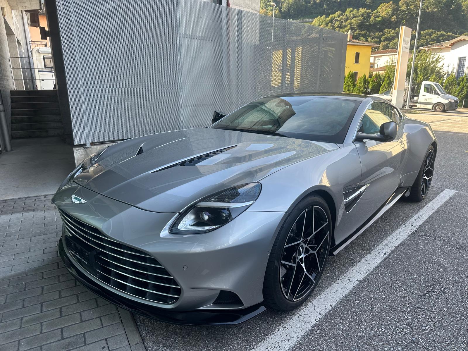ASTON MARTIN V12 Vanquish 835cv 1000Nm-image-1