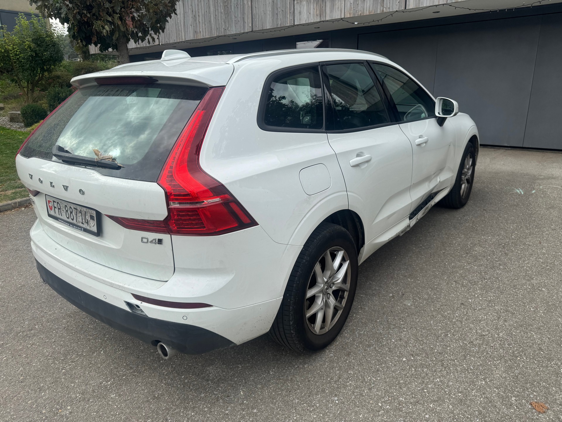 VOLVO XC60 D4 AWD Momentum Geartronic-image-3