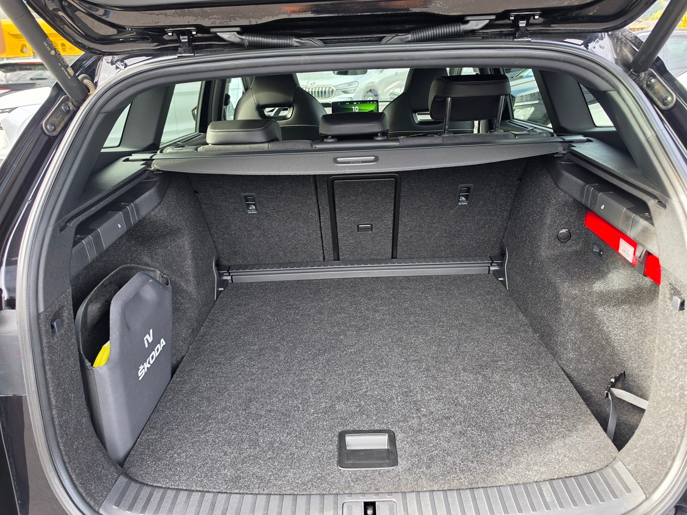 SKODA Enyaq iV 80x SportLine-image-5