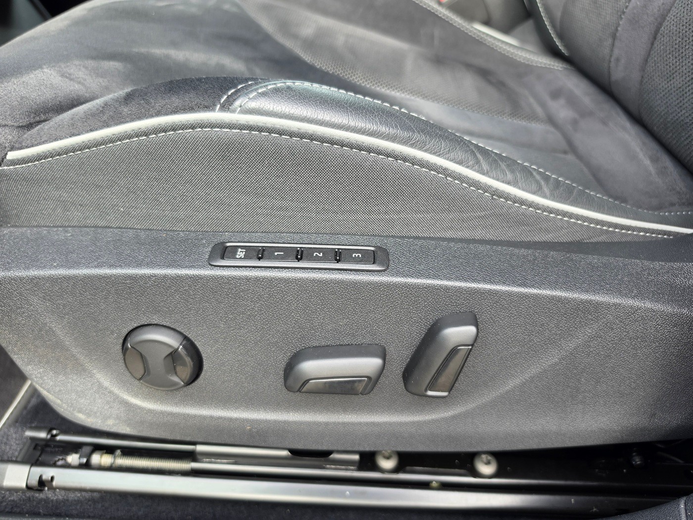 SKODA Enyaq iV 80x SportLine-image-18