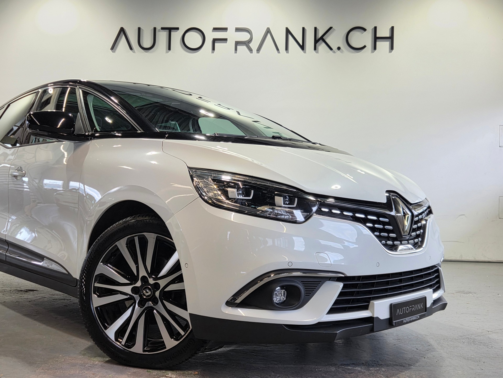 RENAULT Scénic 1.3 TCe 160 Initiale EDC-showroom-element-3