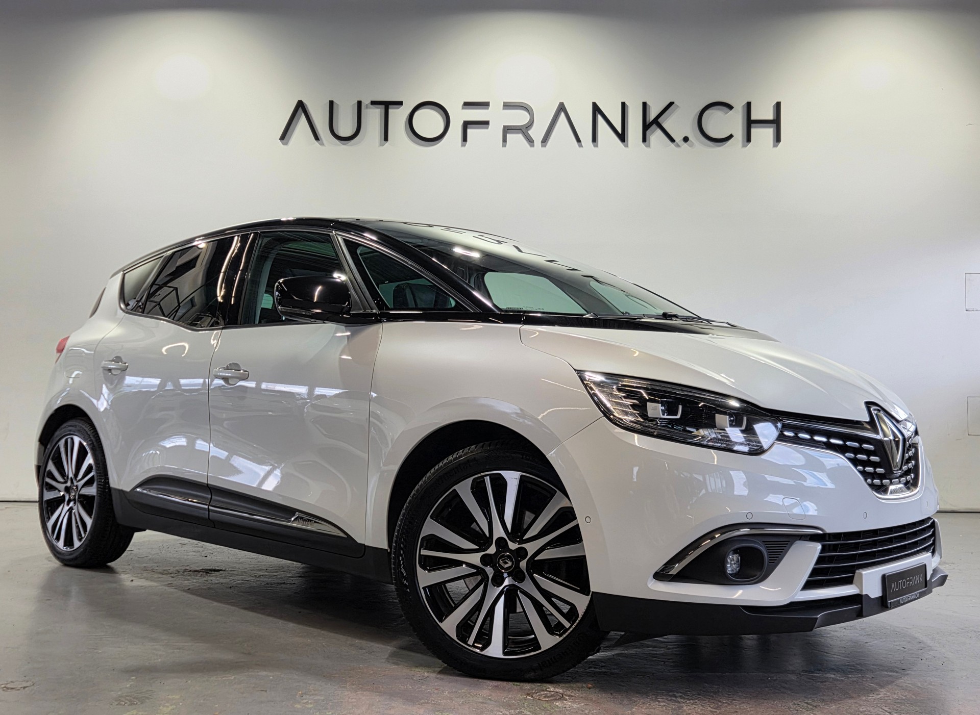 RENAULT Scénic 1.3 TCe 160 Initiale EDC-showroom-element-2