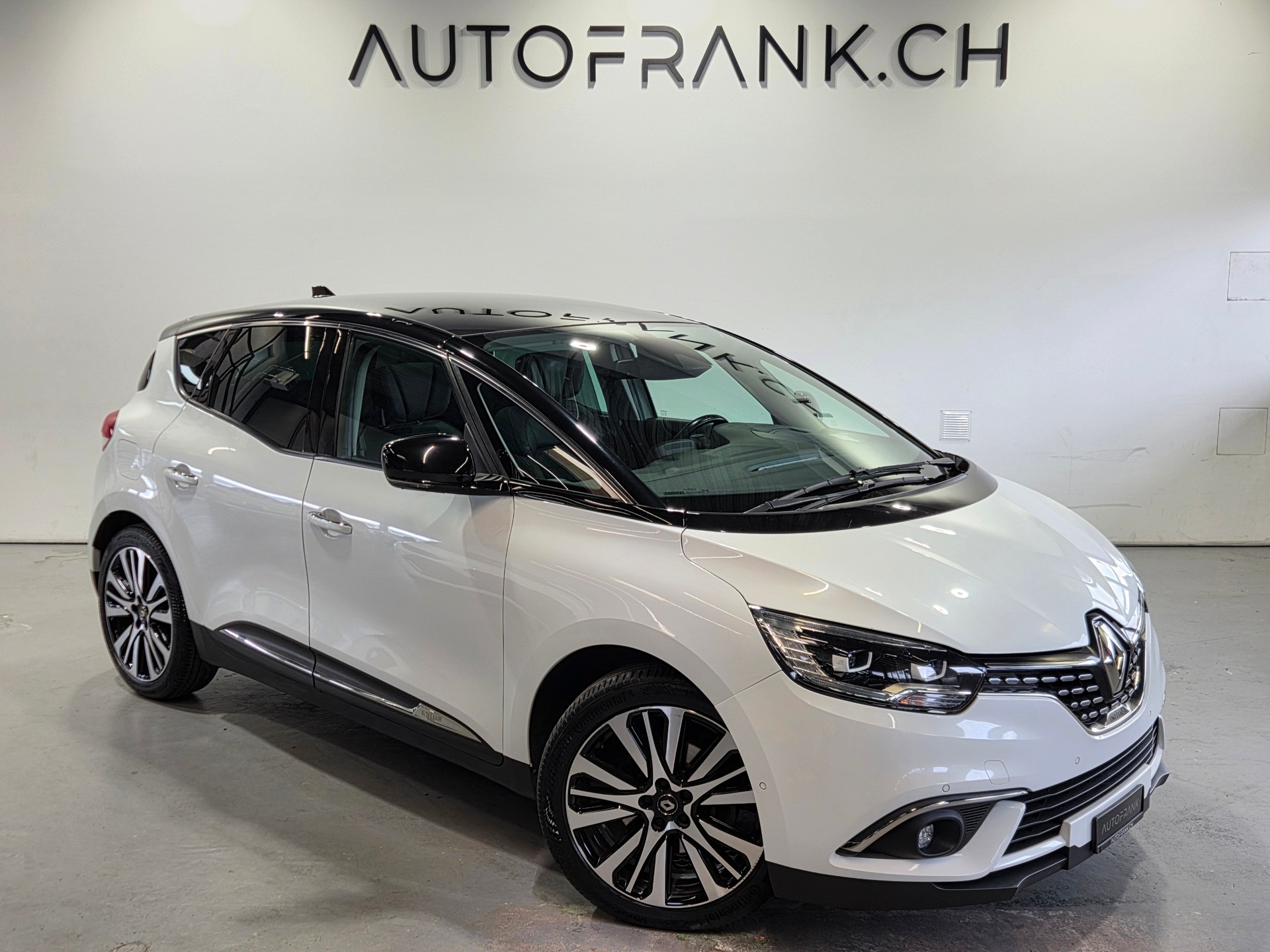 RENAULT Scénic 1.3 TCe 160 Initiale EDC-showroom-element-1