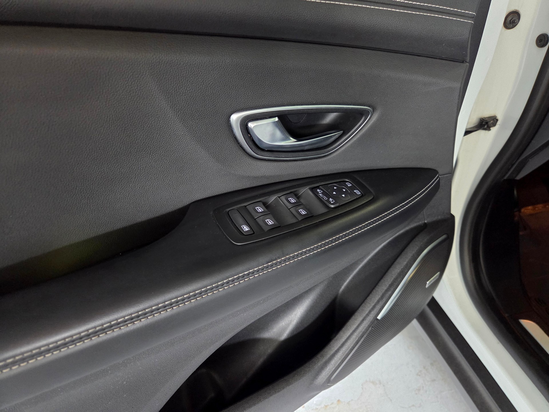 RENAULT Scénic 1.3 TCe 160 Initiale EDC-image-18
