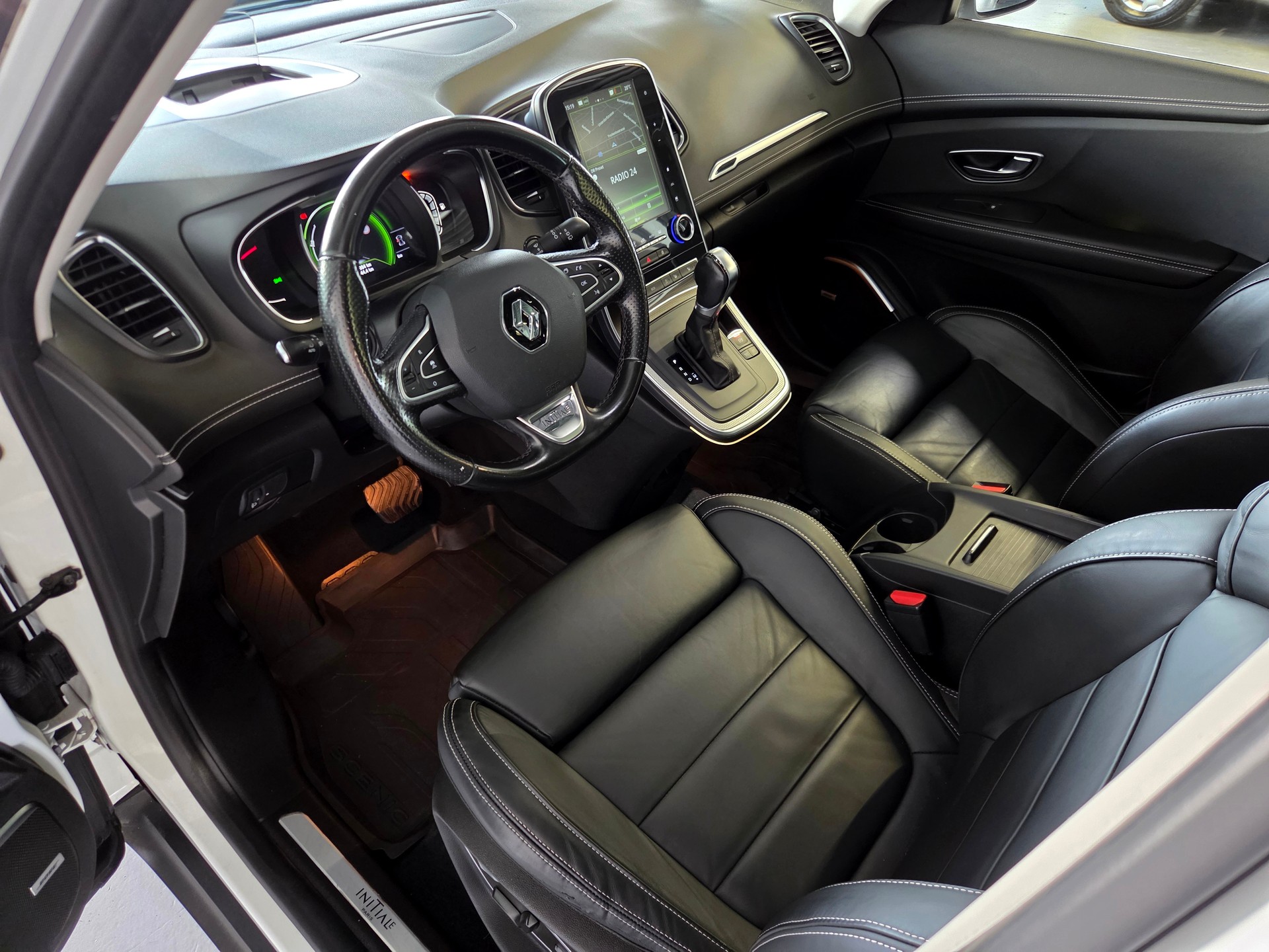 RENAULT Scénic 1.3 TCe 160 Initiale EDC-image-13