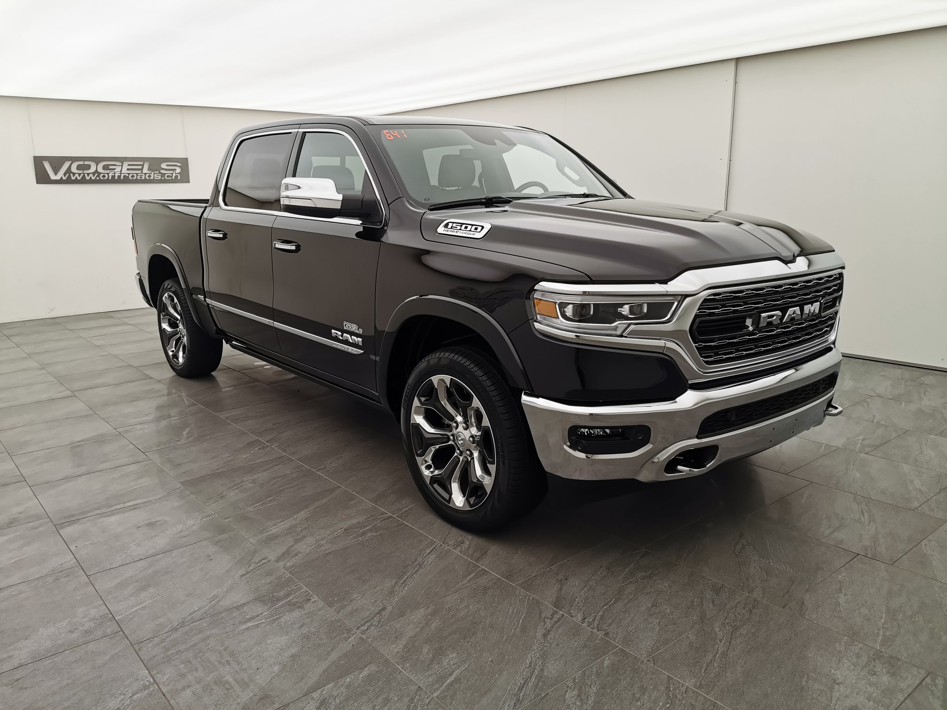 DODGE Ram 1500 5.7 V8 Limited eTorque Crew Cab-showroom-element-2