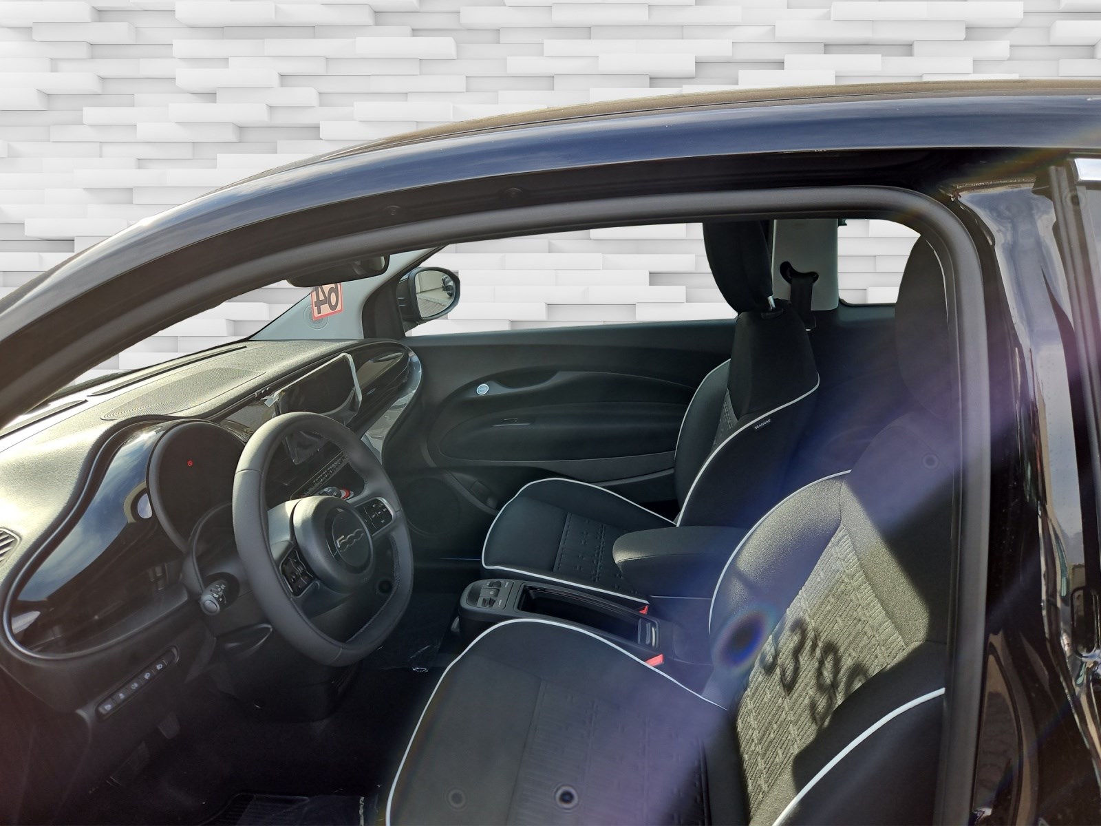 FIAT 500 electric 87 kW Swiss Edition-image-10