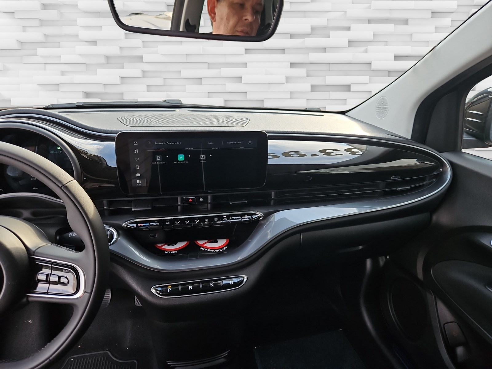 FIAT 500 electric 87 kW Swiss Edition-image-11